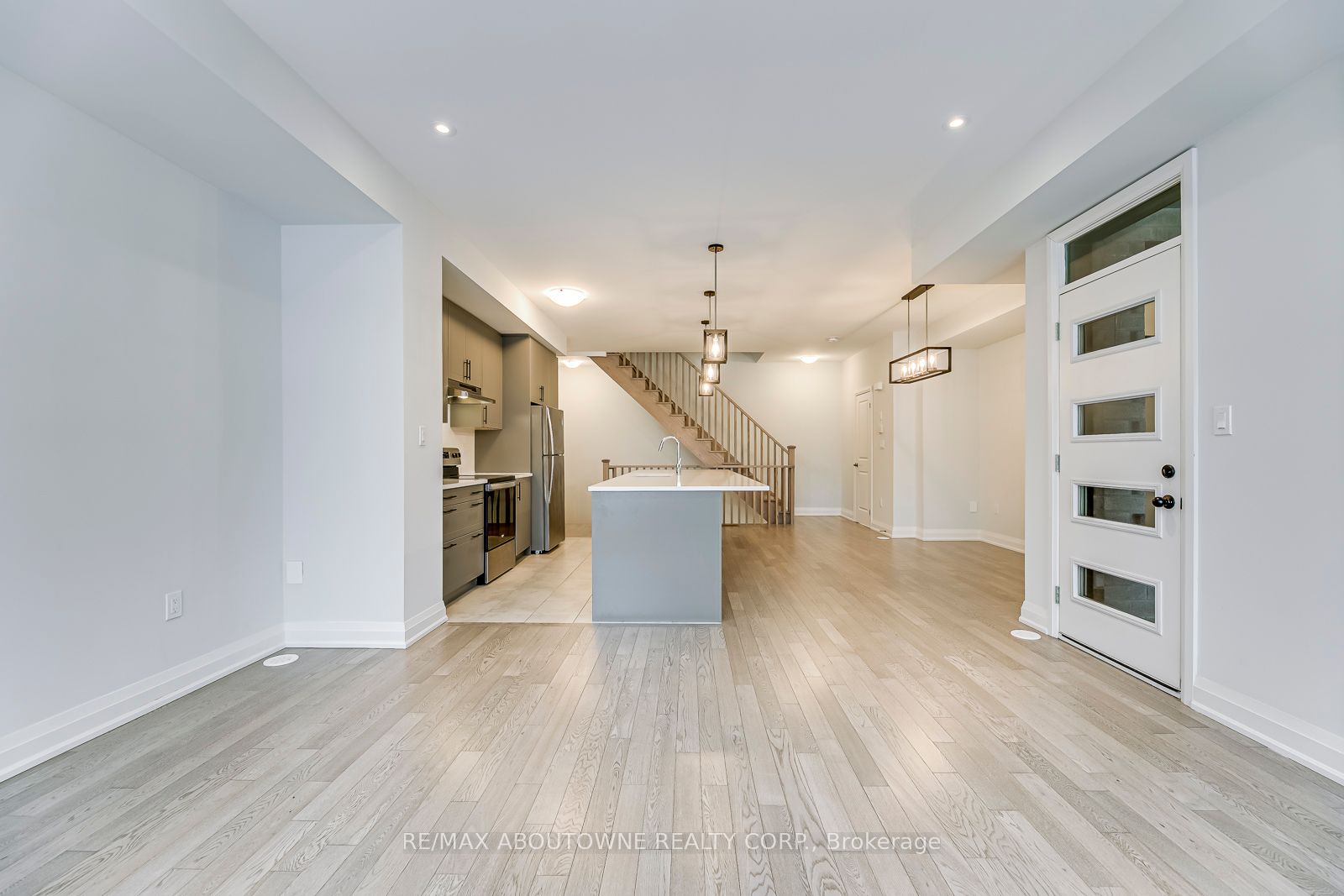 2542 Littlefield Crescent