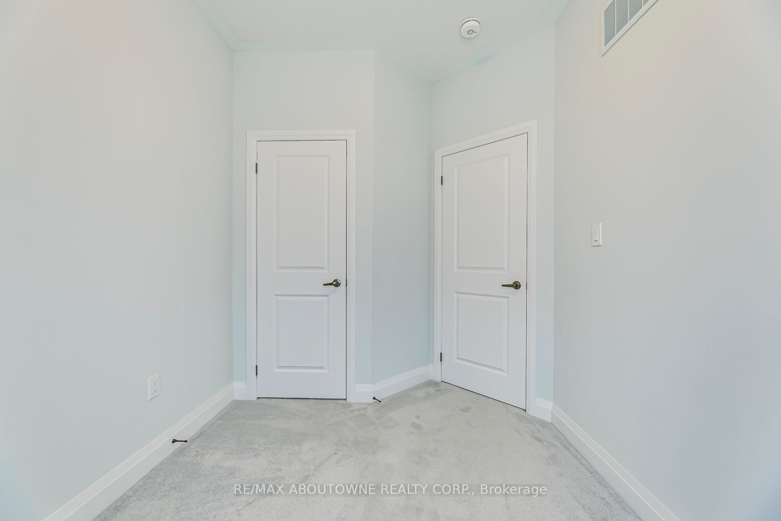 2542 Littlefield Crescent