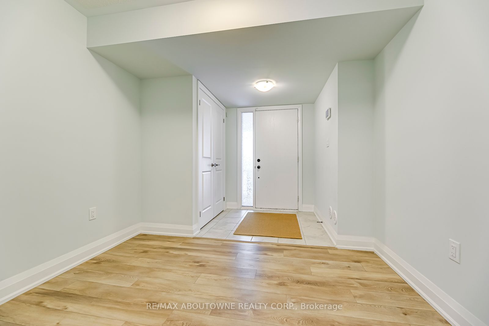 2542 Littlefield Crescent