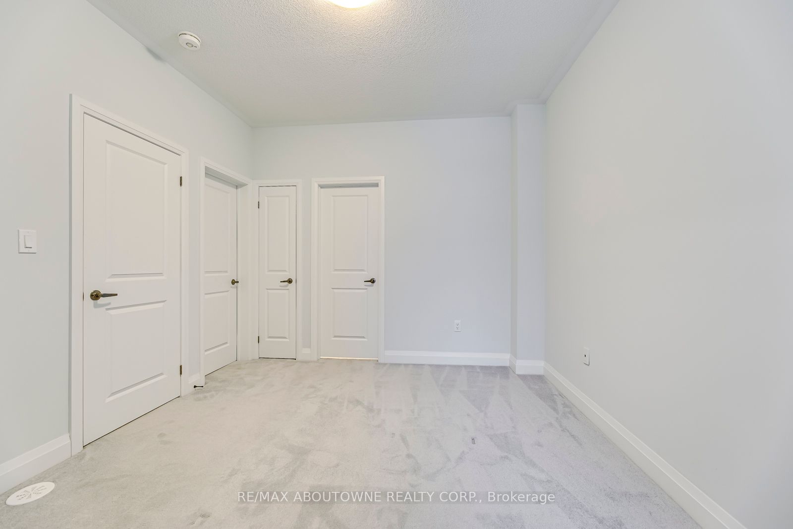 2542 Littlefield Crescent