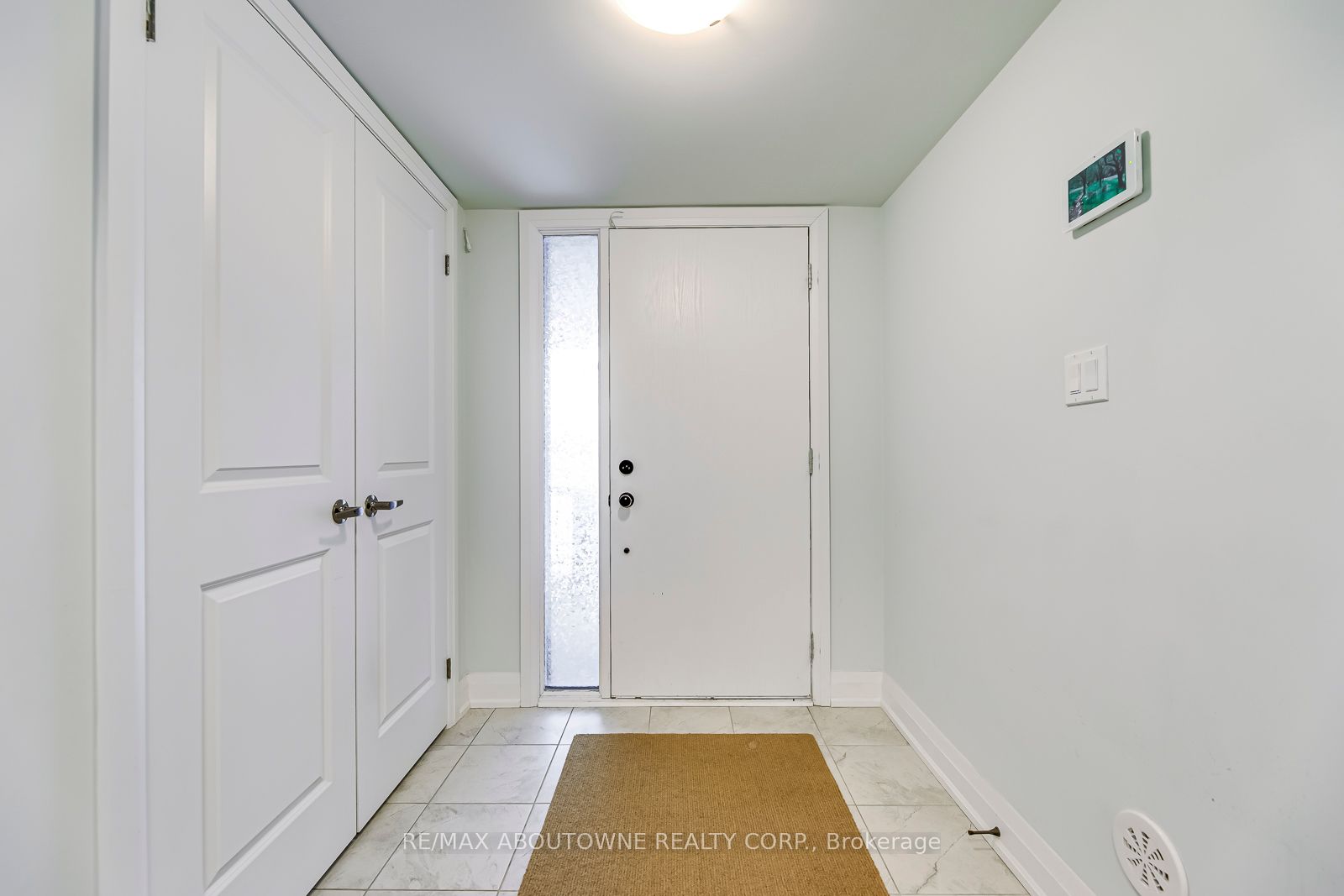 2542 Littlefield Crescent