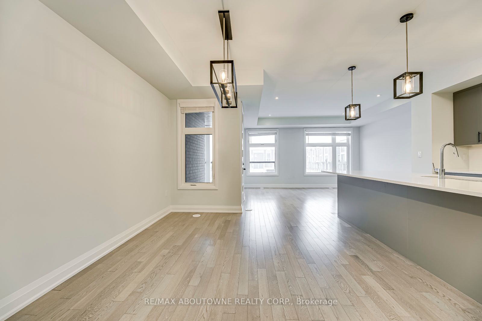 2542 Littlefield Crescent