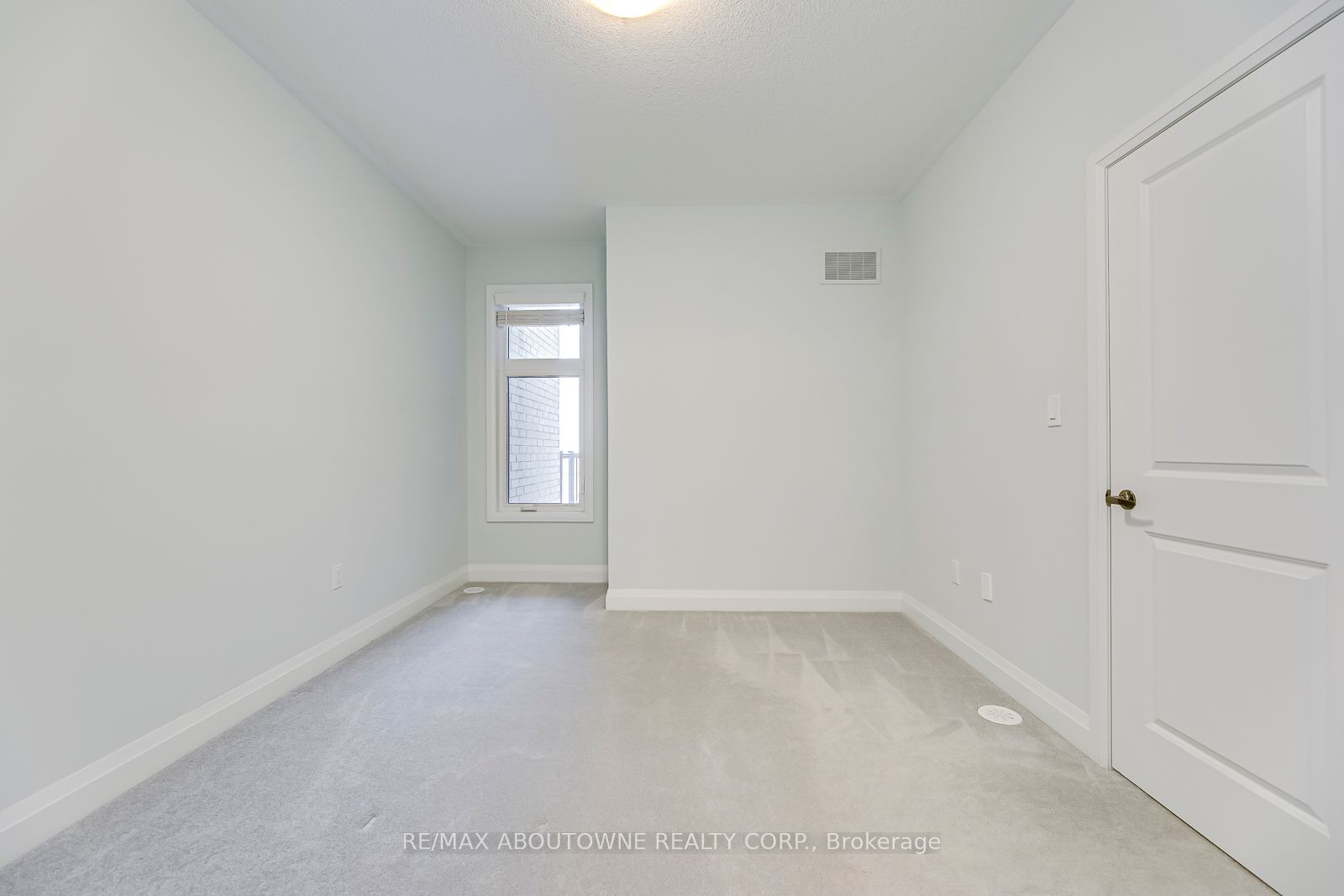 2542 Littlefield Crescent