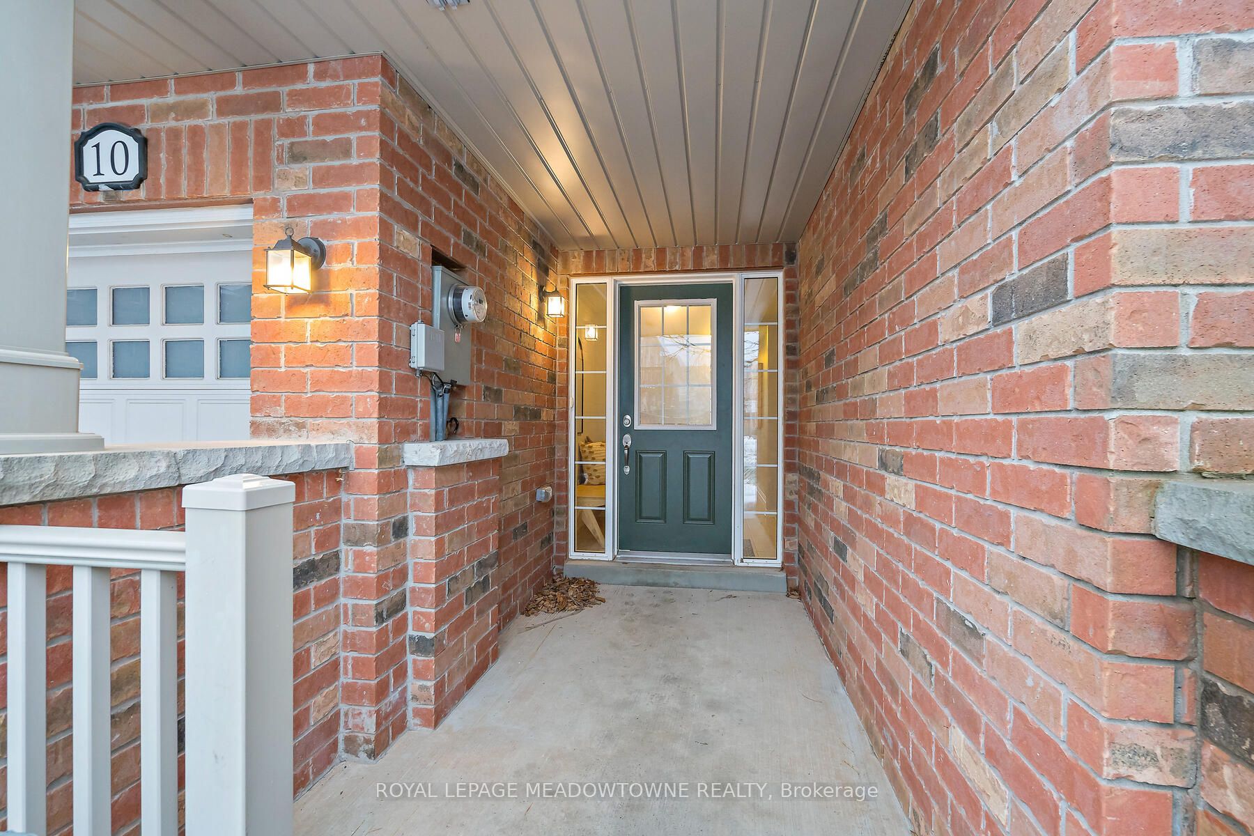 10 Tiffany Lane