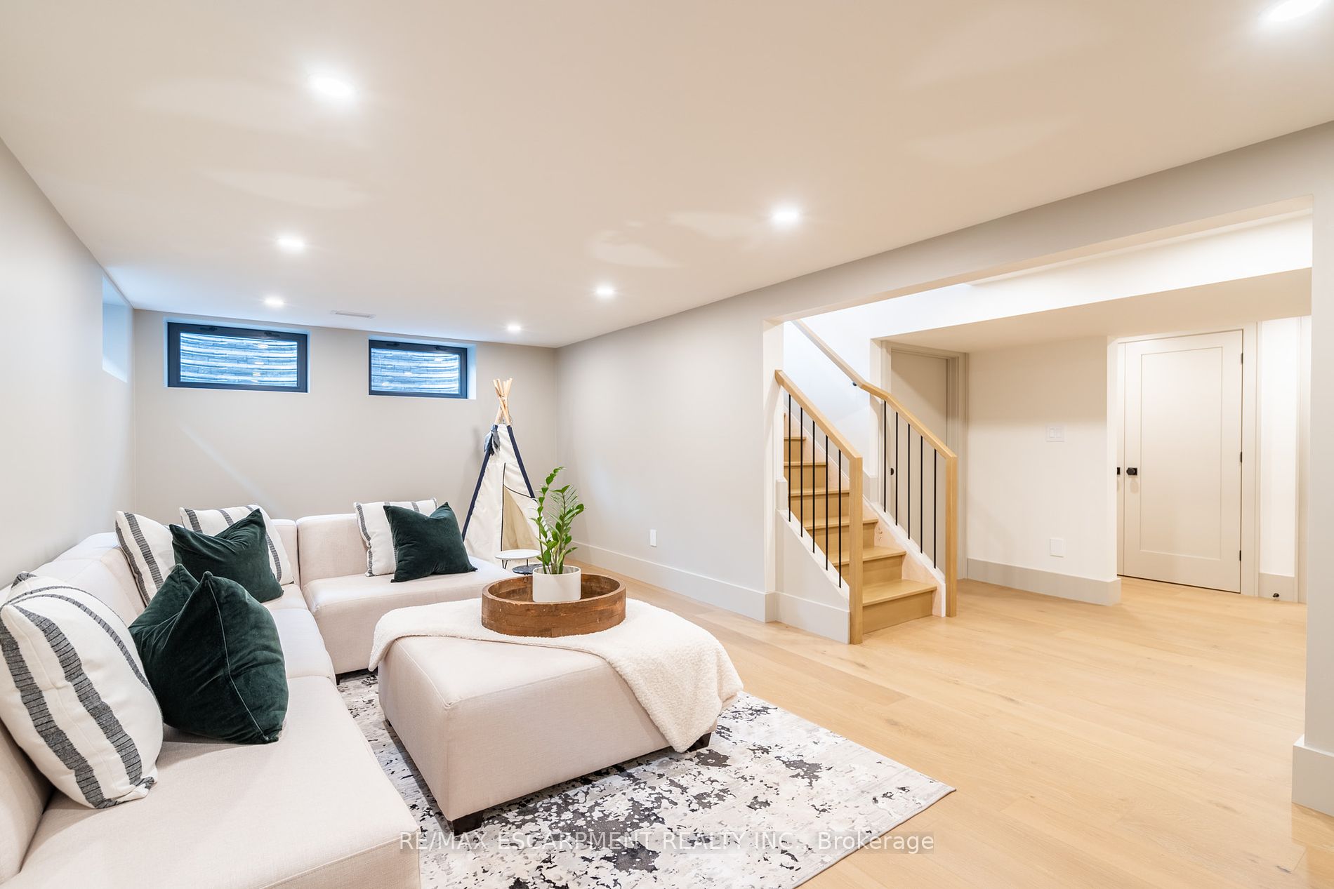 369 Swinburne Rd