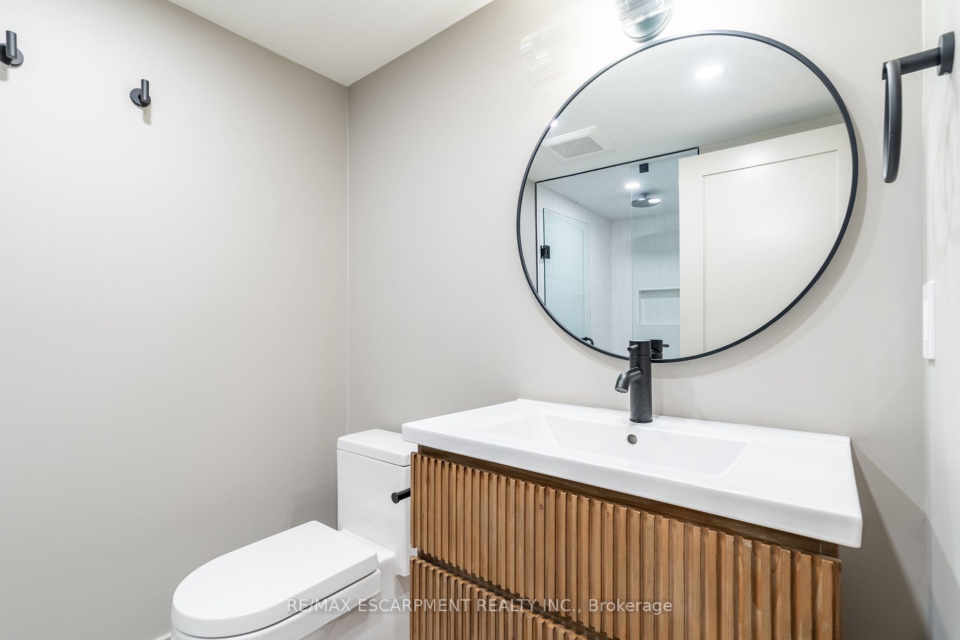369 Swinburne Rd