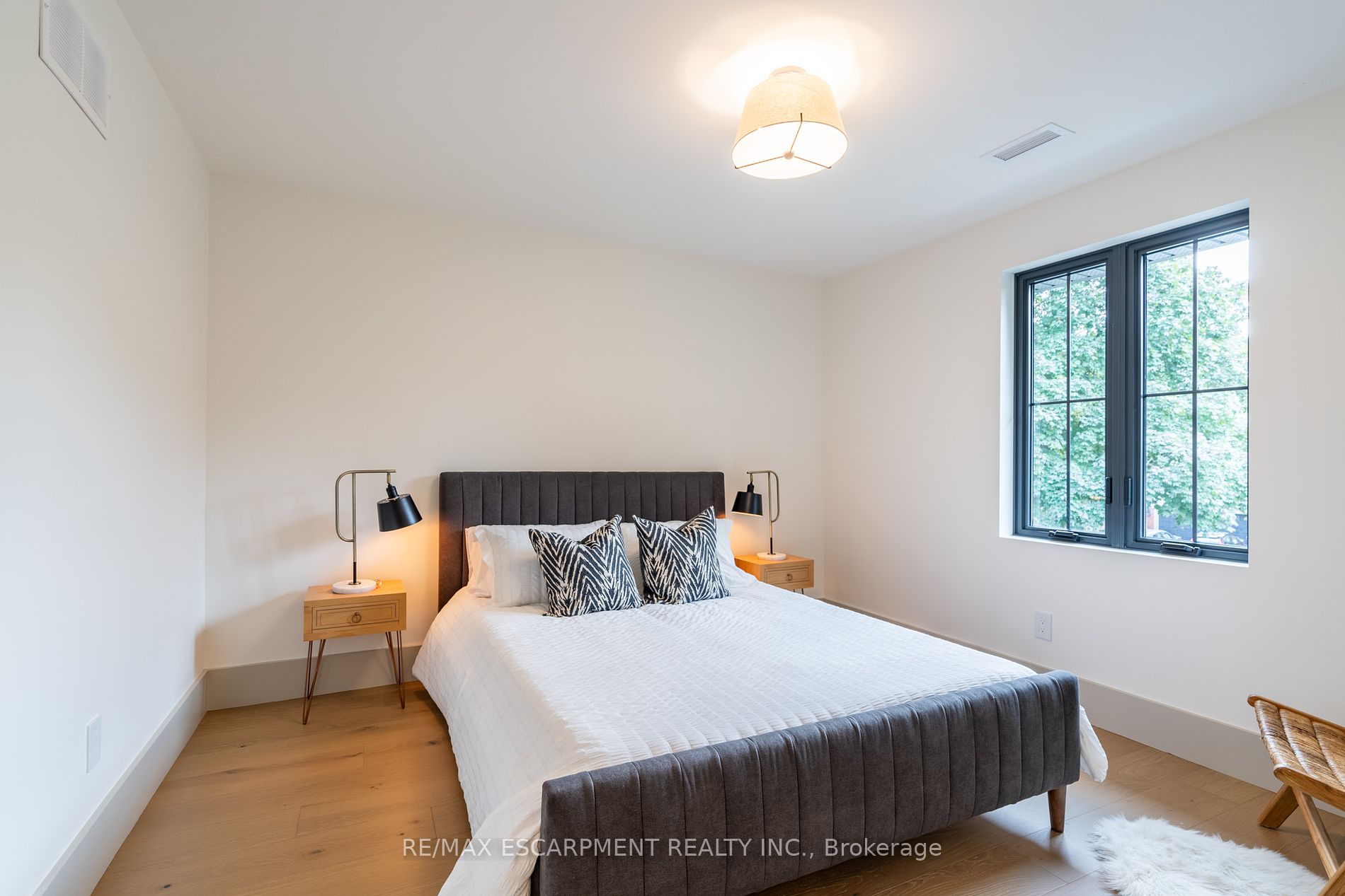 369 Swinburne Rd