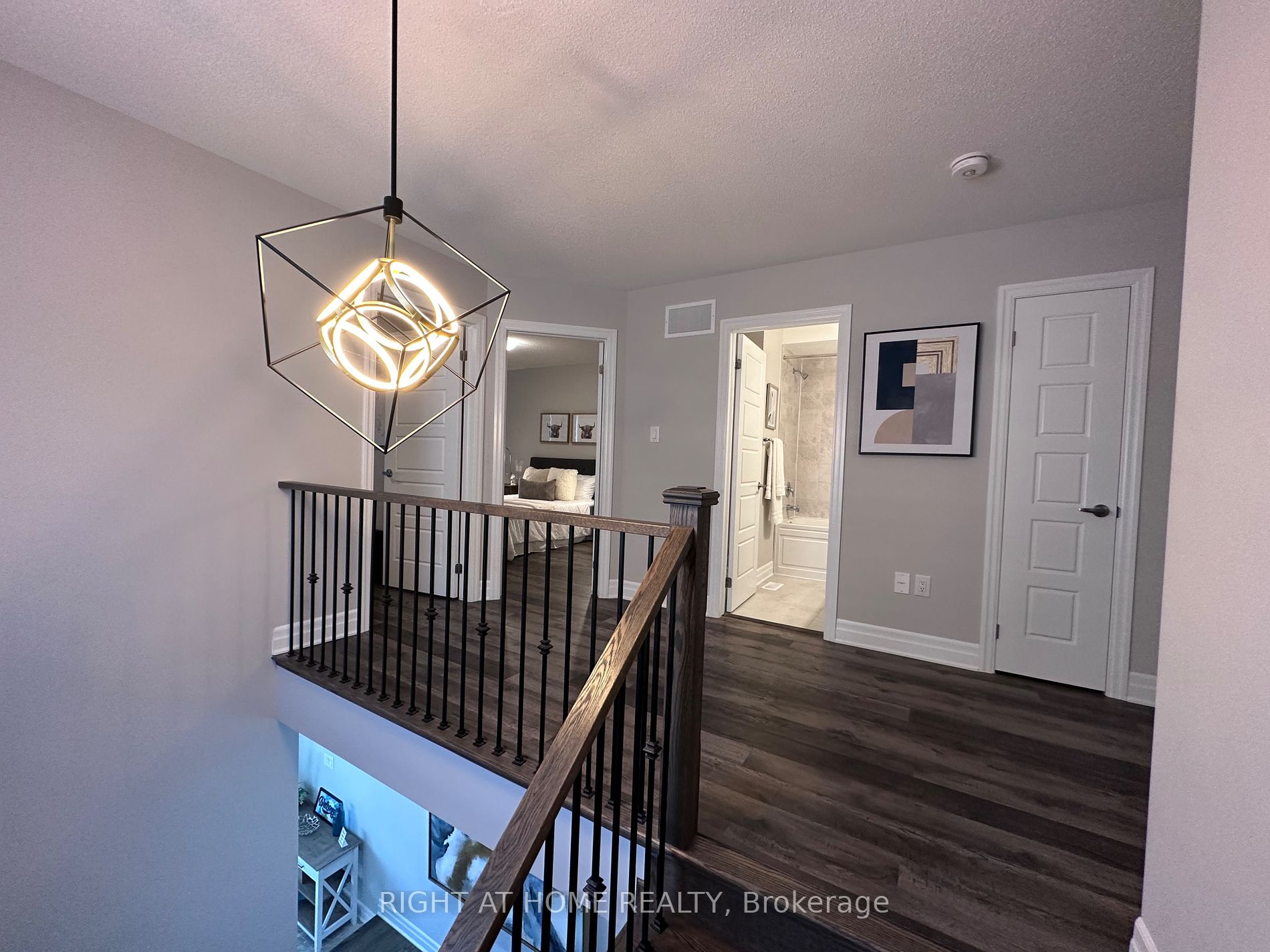 483 Violet Gate