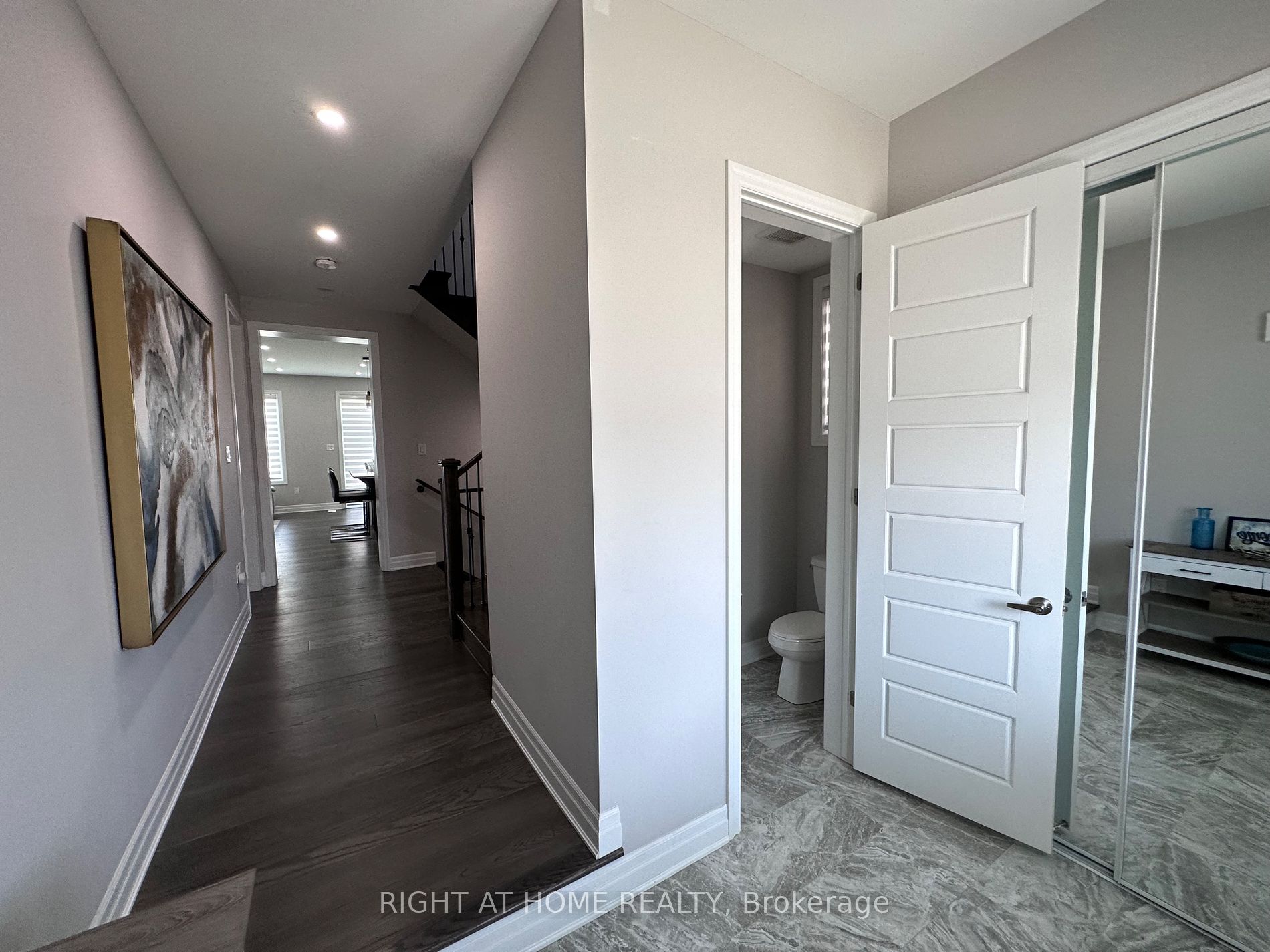 483 Violet Gate
