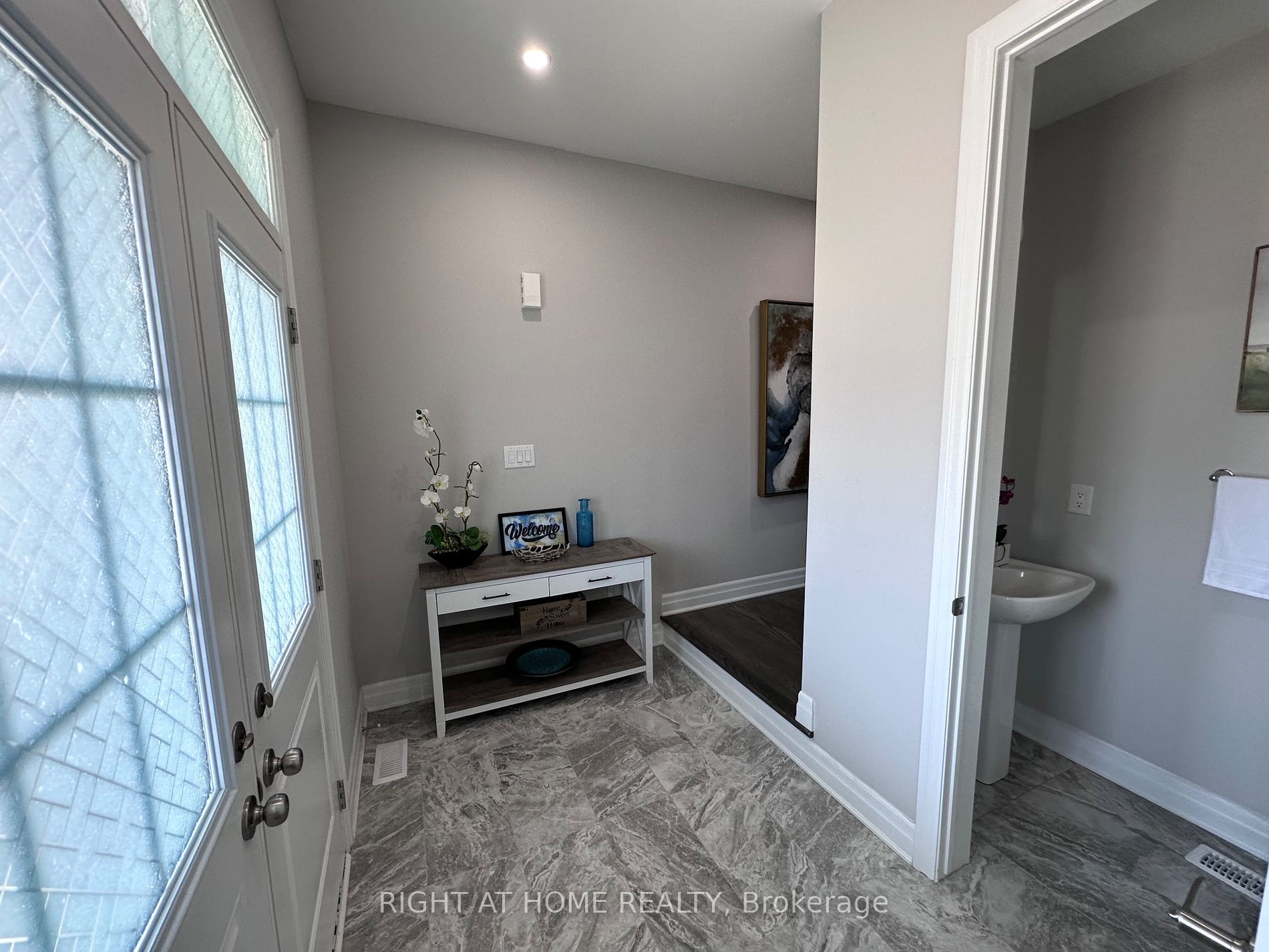 483 Violet Gate