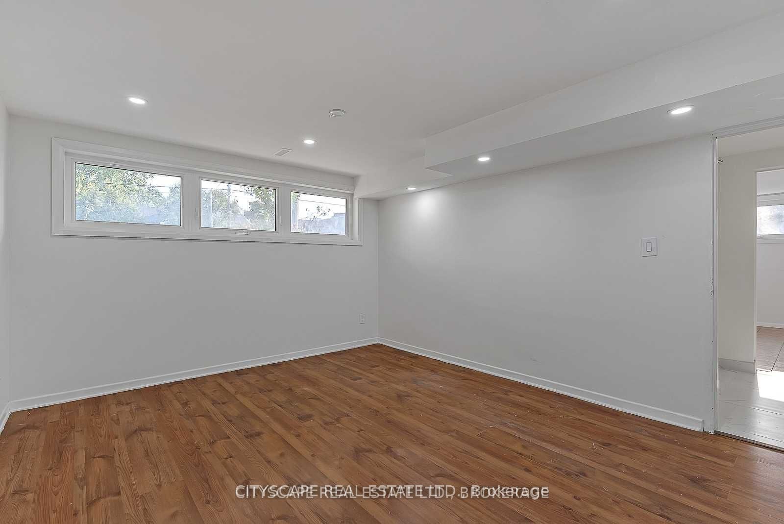 2724 Lake Shore Boulevard W, #Lower
