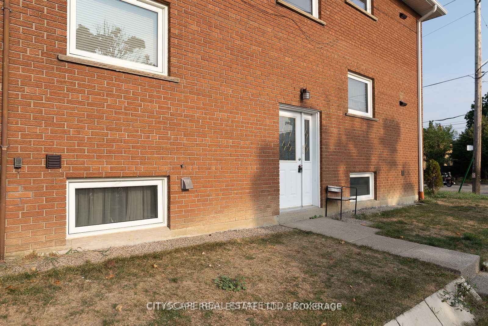 2724 Lake Shore Boulevard W, #Lower
