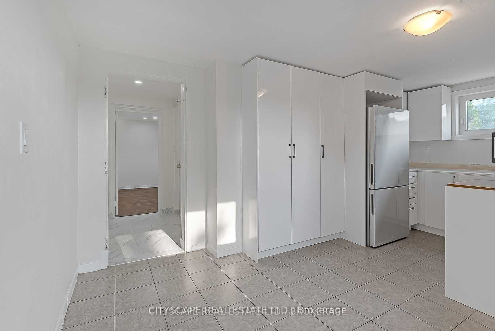 2724 Lake Shore Boulevard W, #Lower
