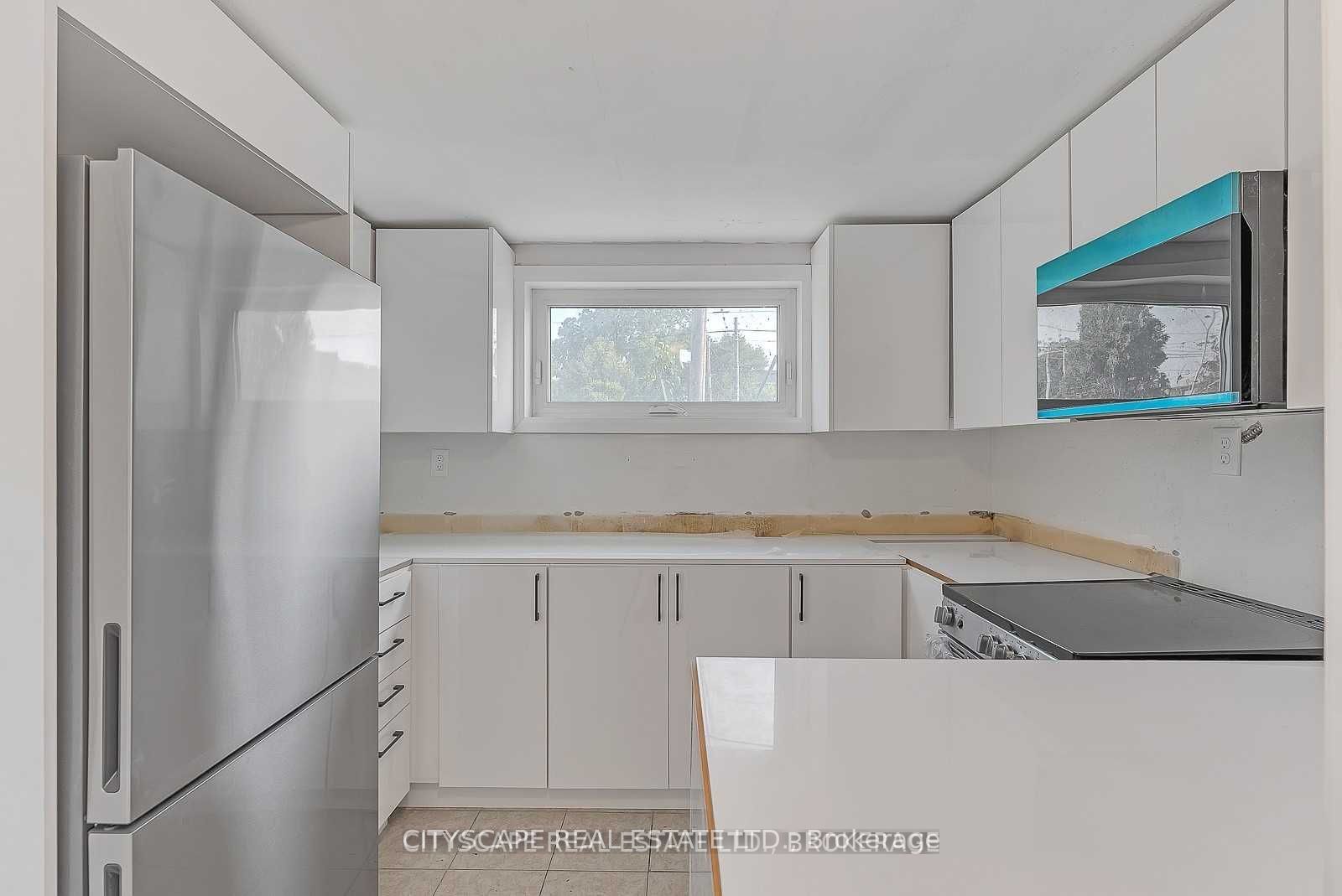 2724 Lake Shore Boulevard W, #Lower