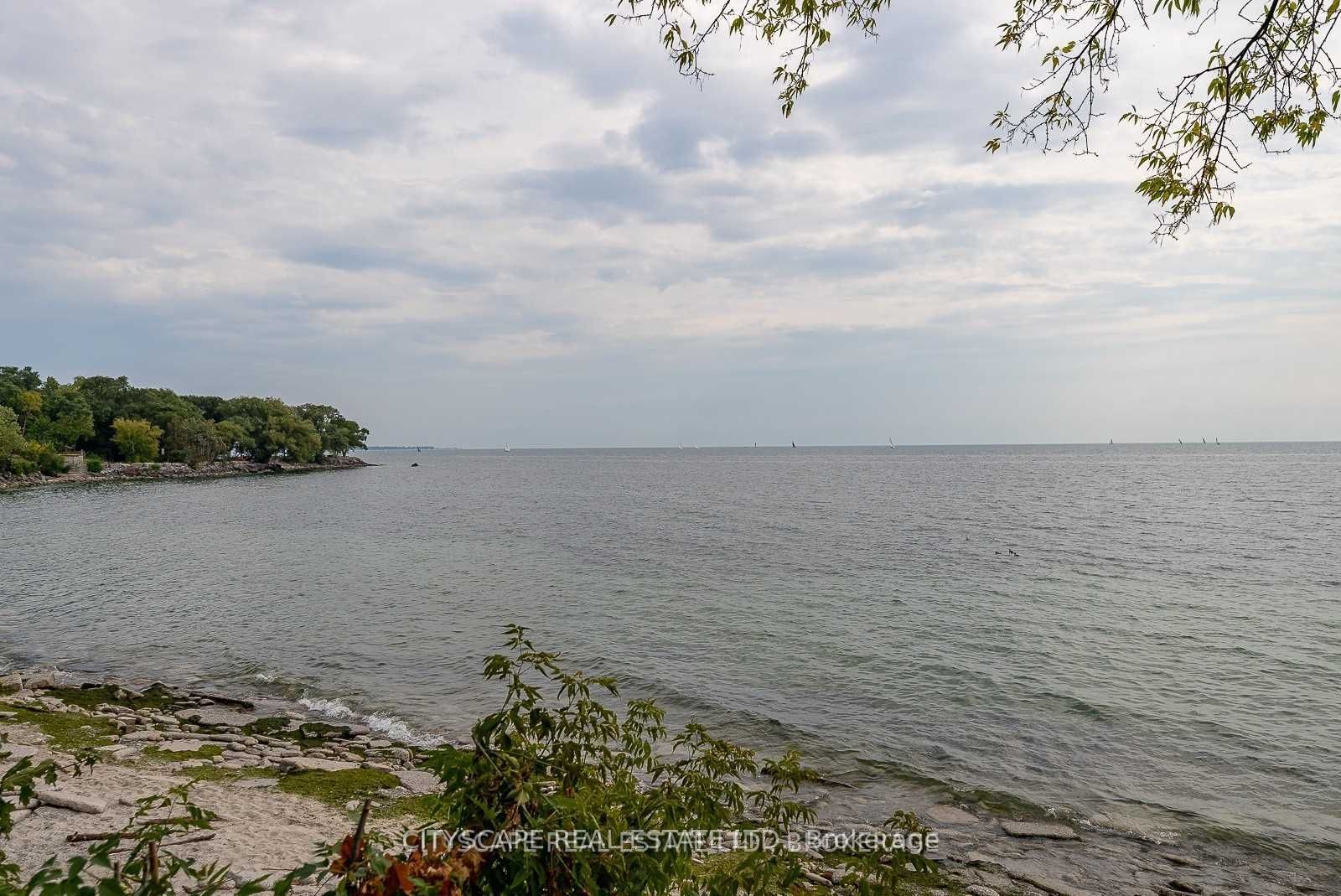 2724 Lake Shore Boulevard W, #Lower