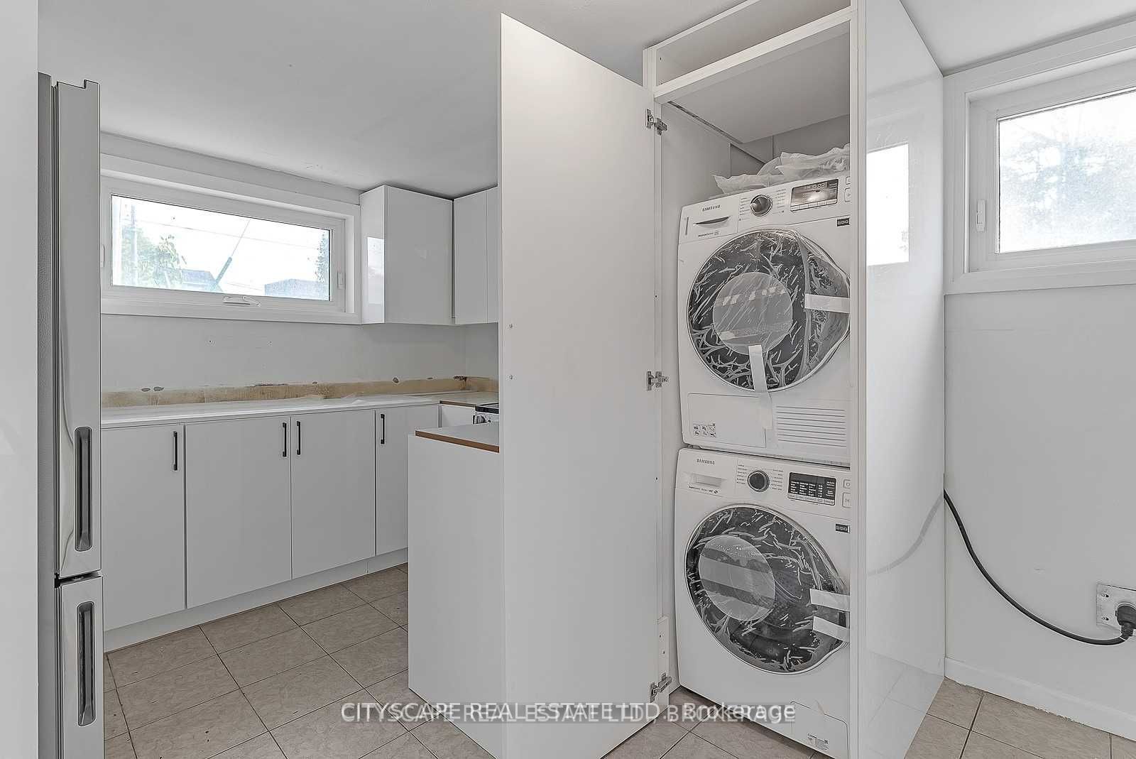 2724 Lake Shore Boulevard W, #Lower