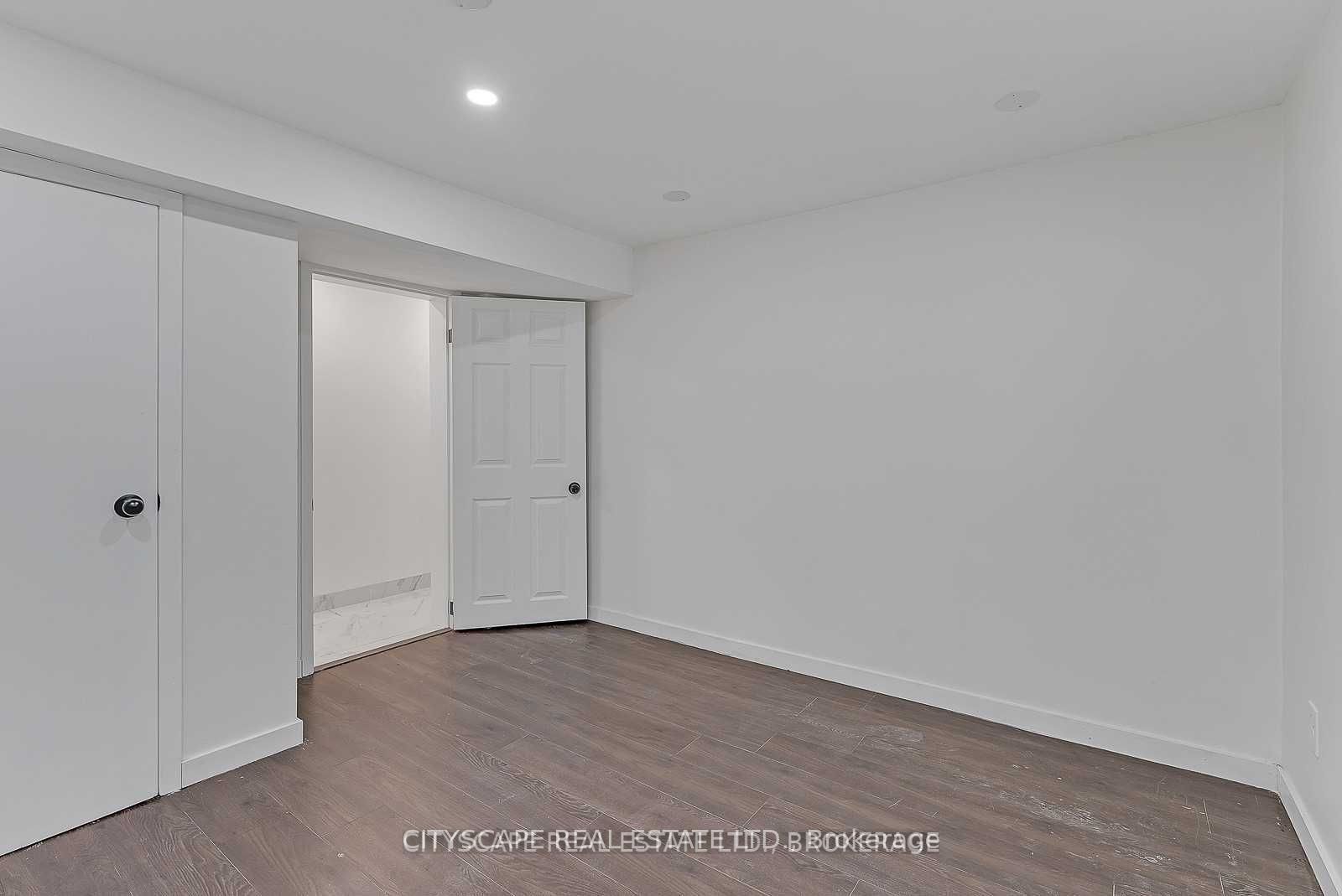 2724 Lake Shore Boulevard W, #Lower