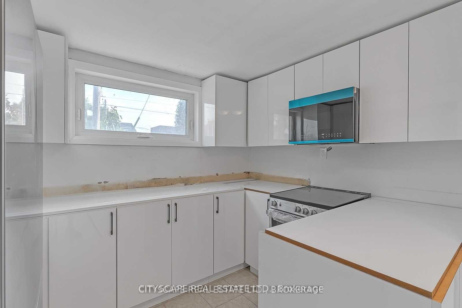 2724 Lake Shore Boulevard W, #Lower
