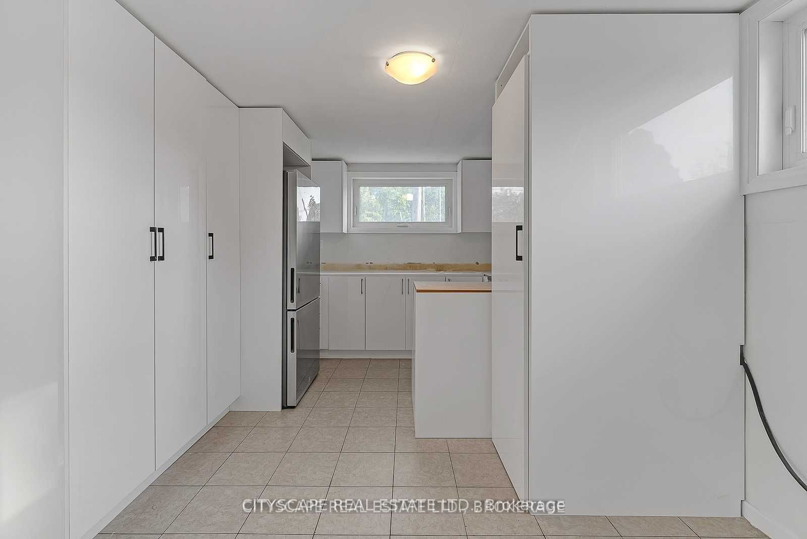 2724 Lake Shore Boulevard W, #Lower