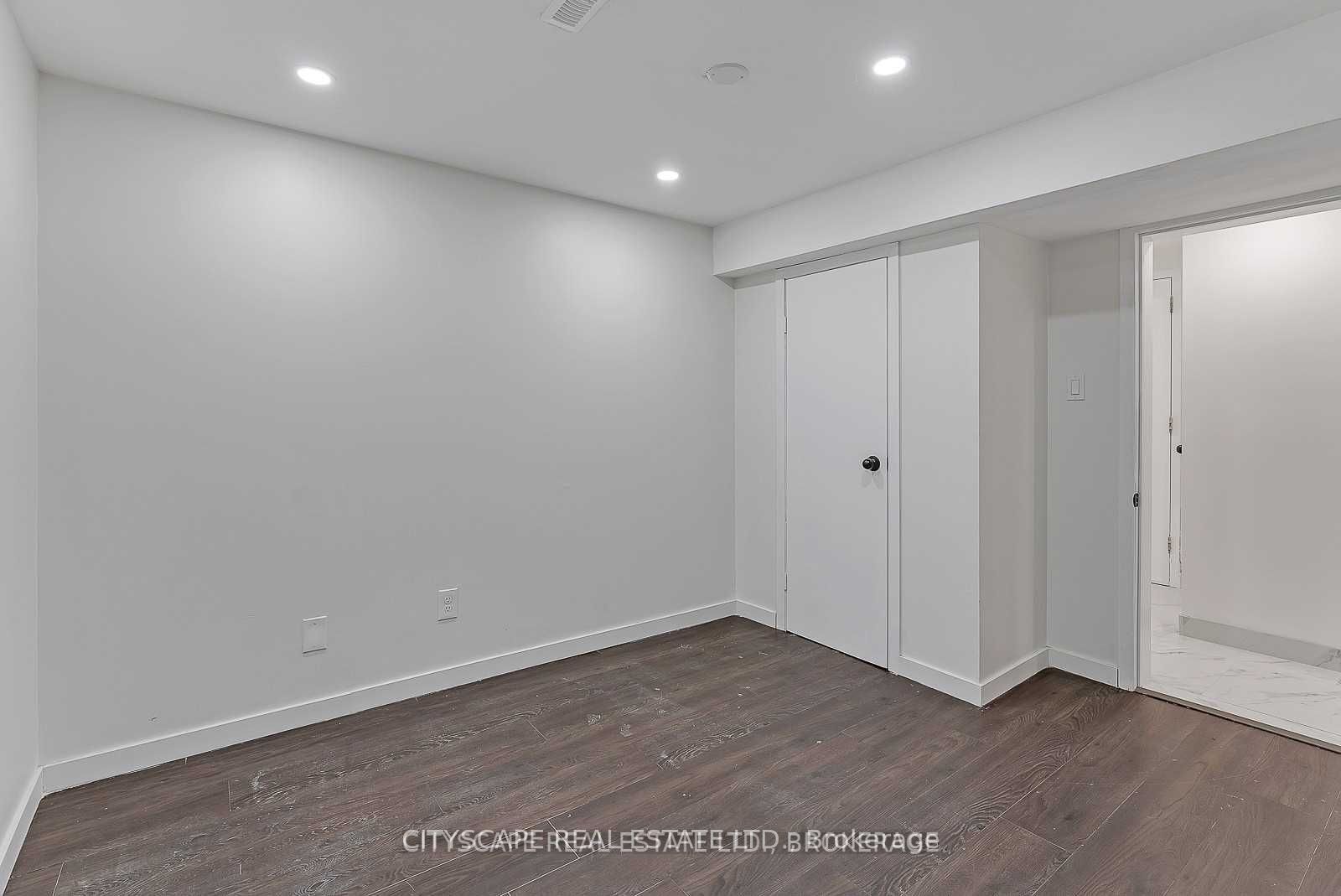 2724 Lake Shore Boulevard W, #Lower