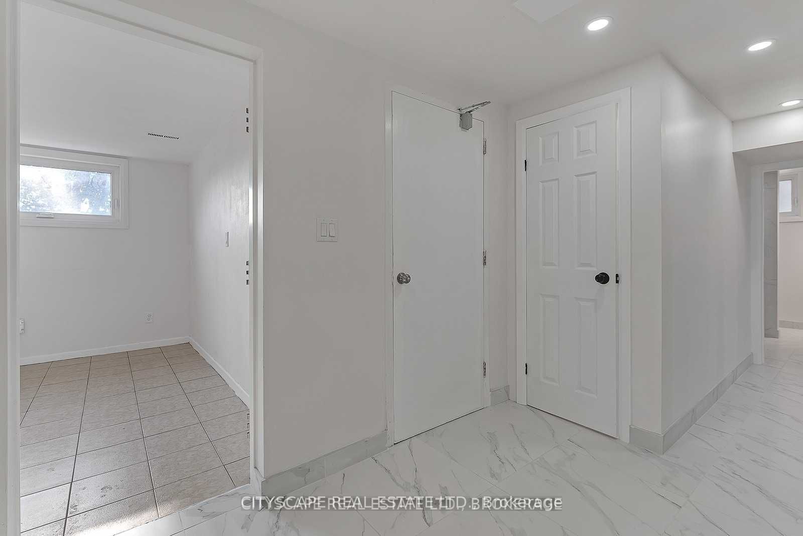 2724 Lake Shore Boulevard W, #Lower