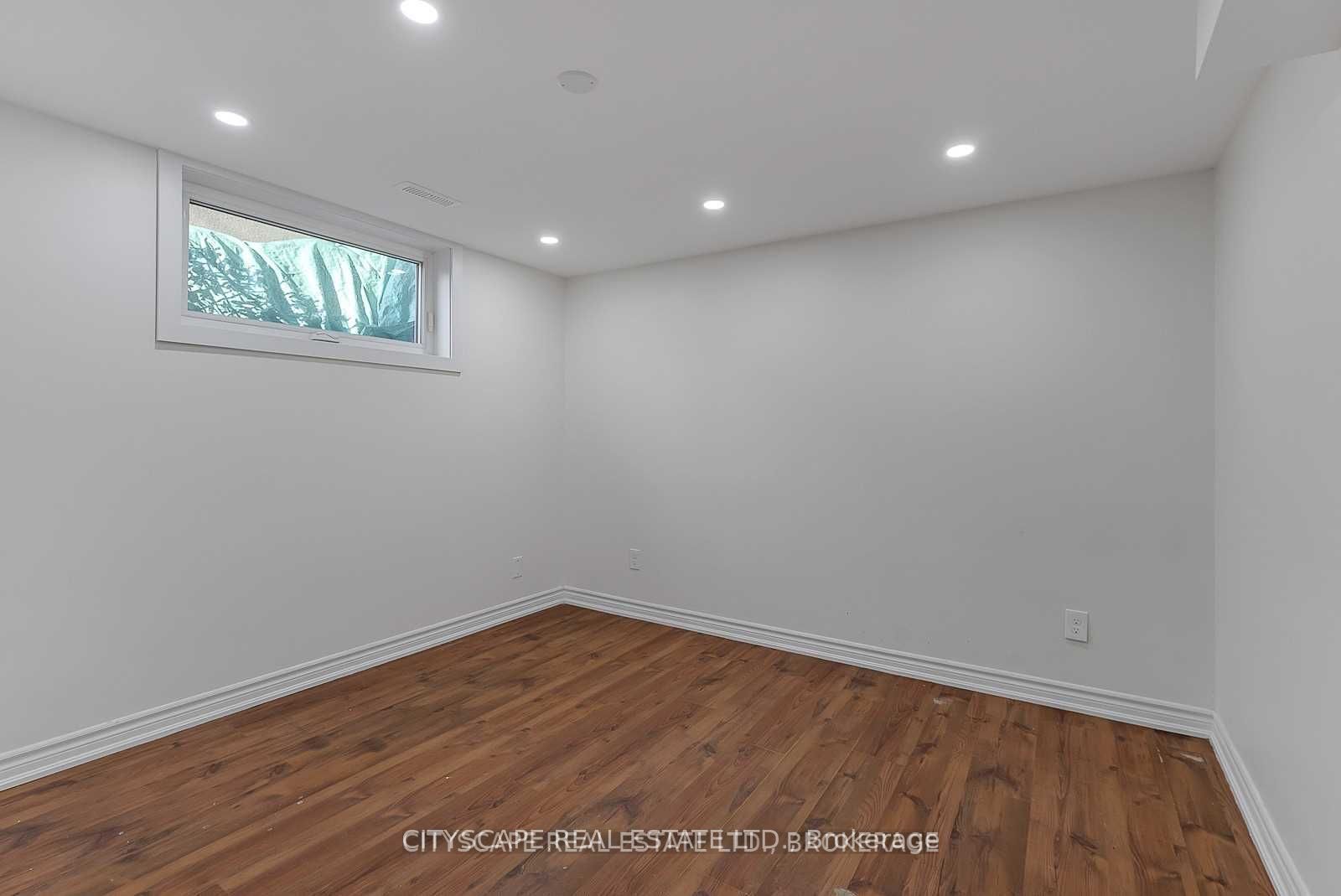 2724 Lake Shore Boulevard W, #Lower