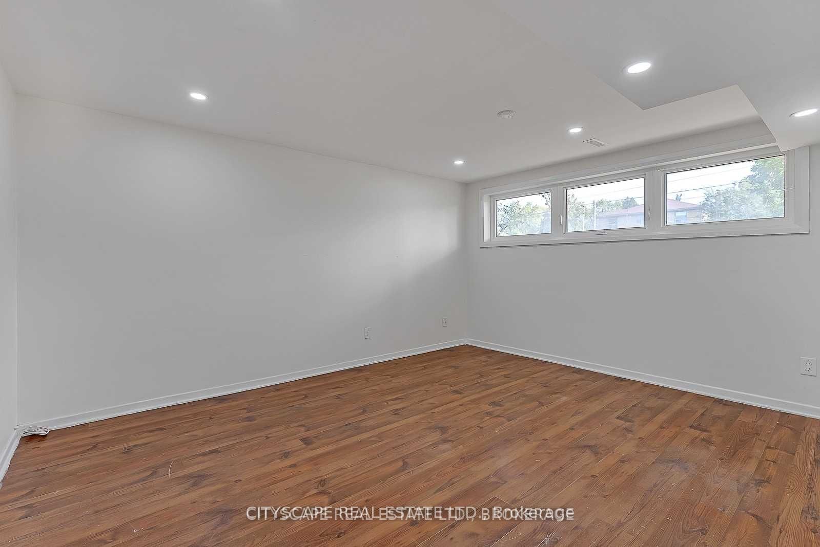2724 Lake Shore Boulevard W, #Lower