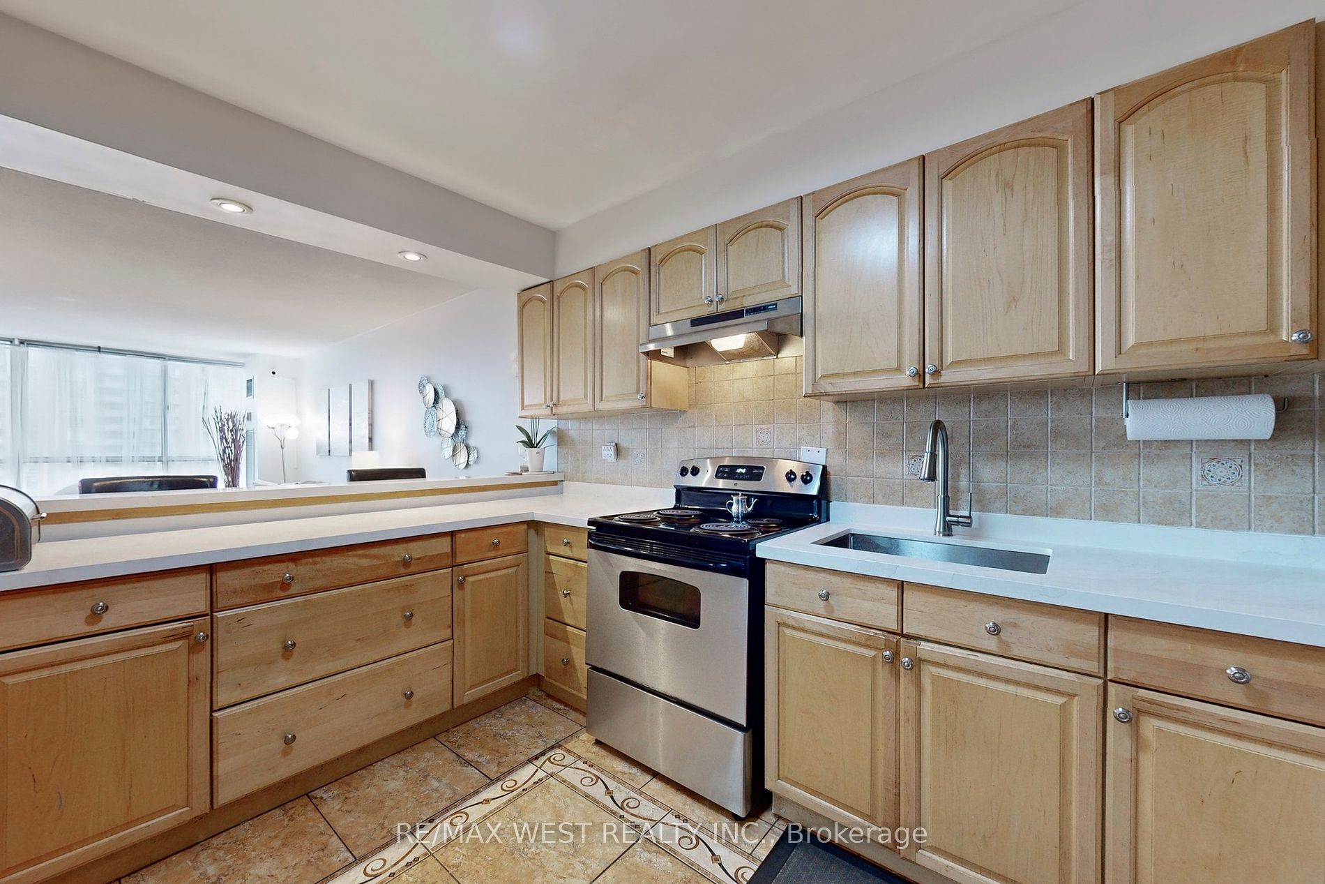 10 Martha Eaton Way, #1111