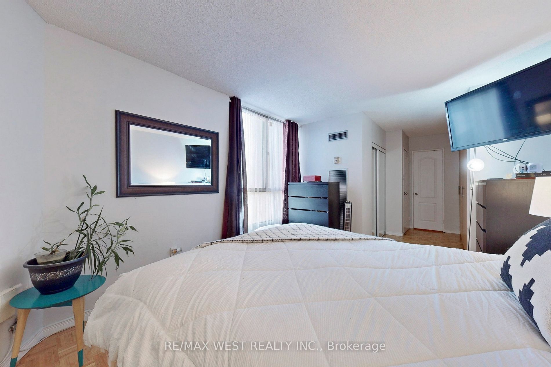 10 Martha Eaton Way, #1111