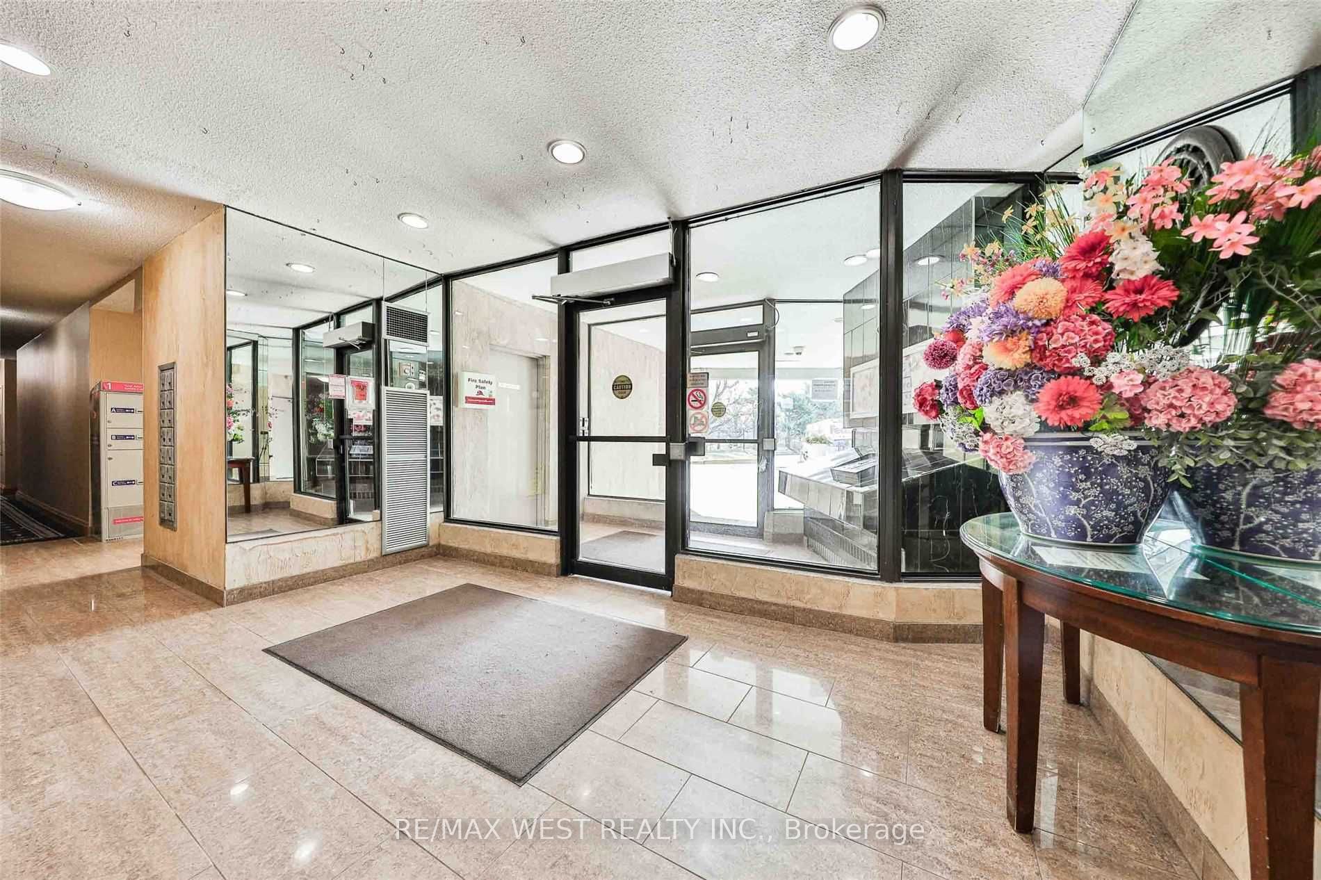 10 Martha Eaton Way, #1111