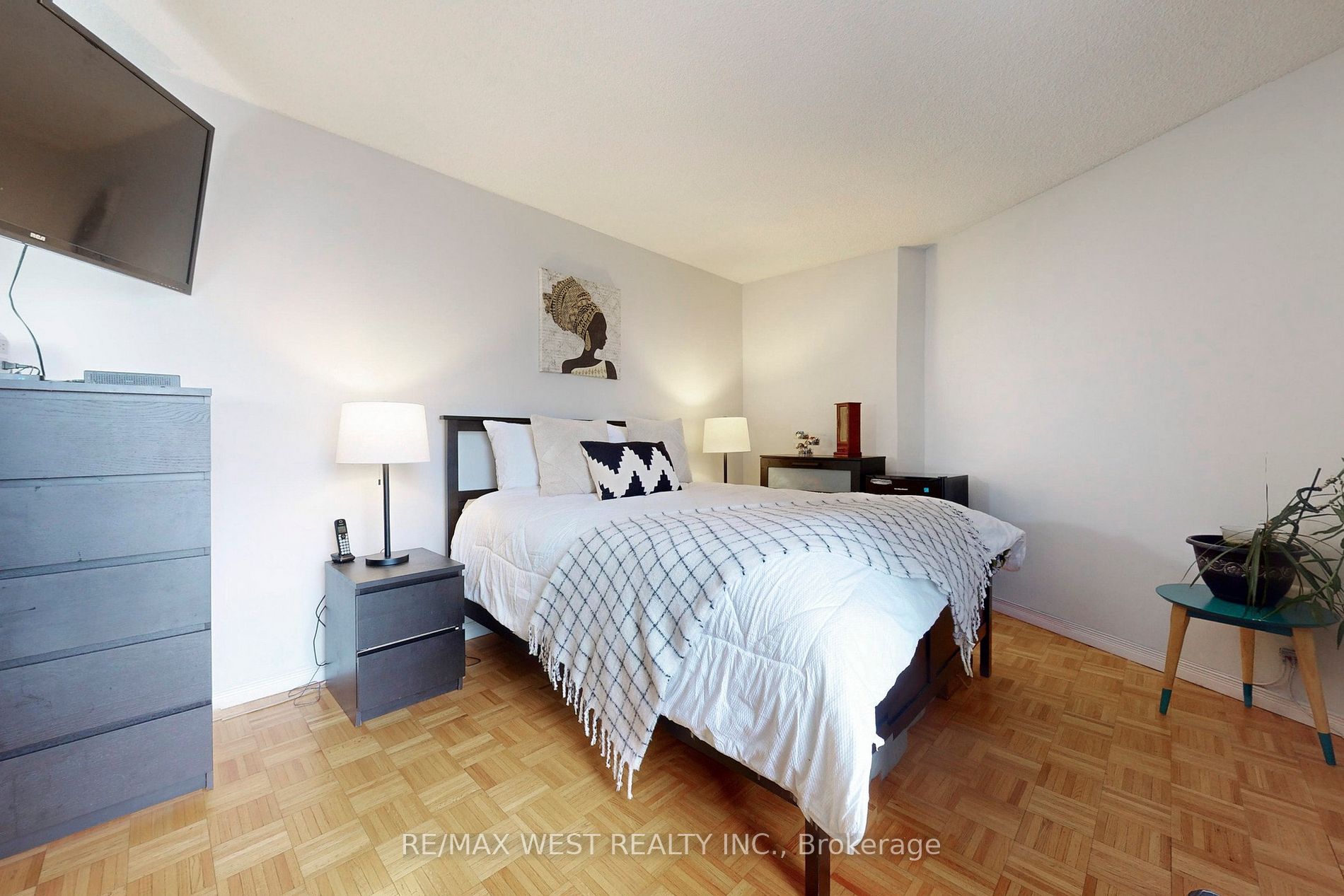 10 Martha Eaton Way, #1111