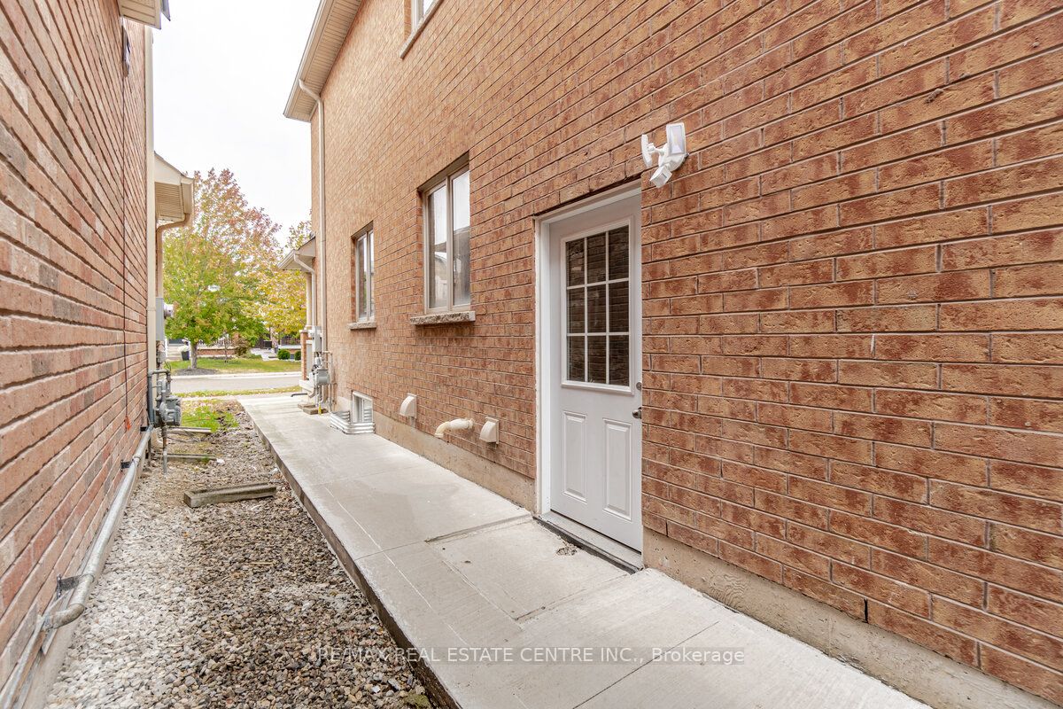 268 Giddings Cres