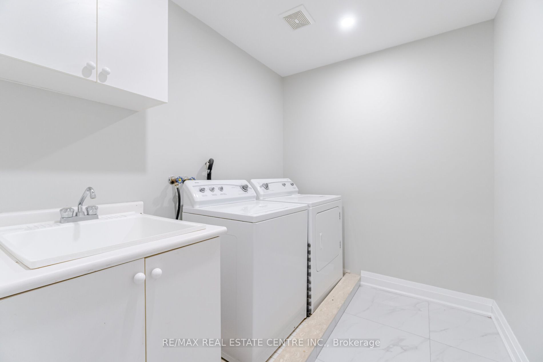 268 Giddings Cres