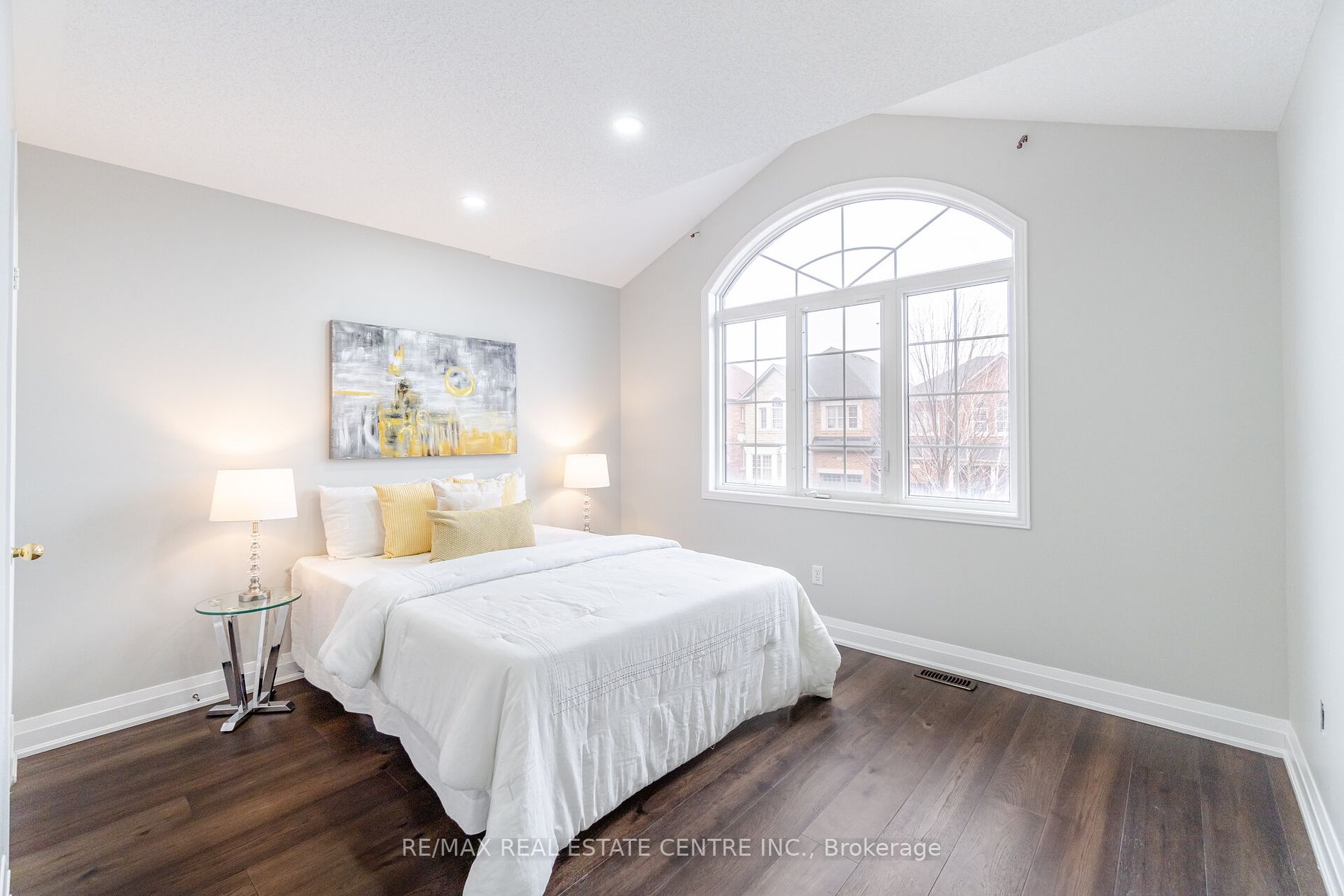 268 Giddings Cres