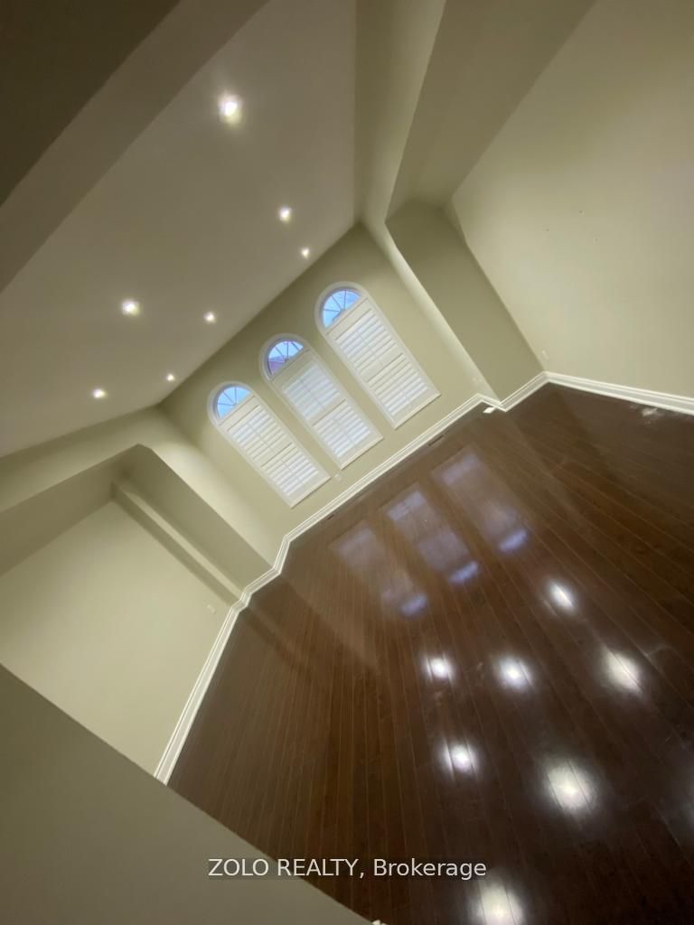12 Dandelion Rd