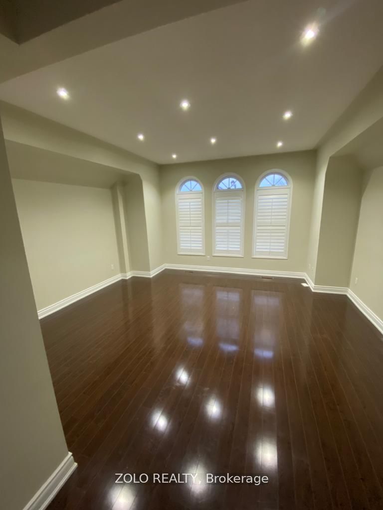 12 Dandelion Rd