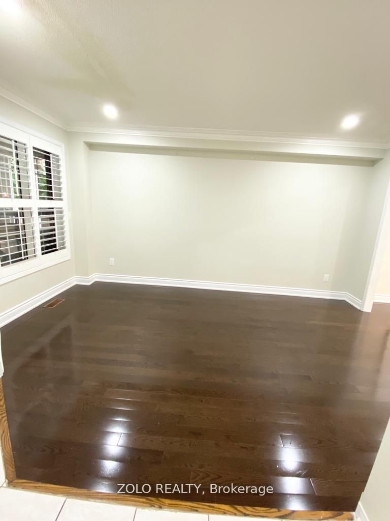 12 Dandelion Rd