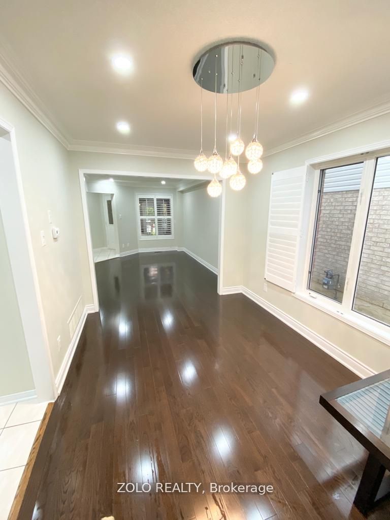 12 Dandelion Rd