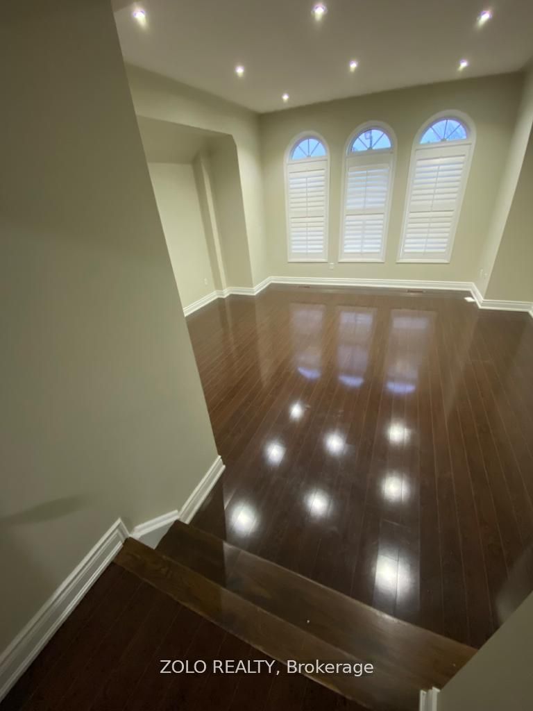 12 Dandelion Rd