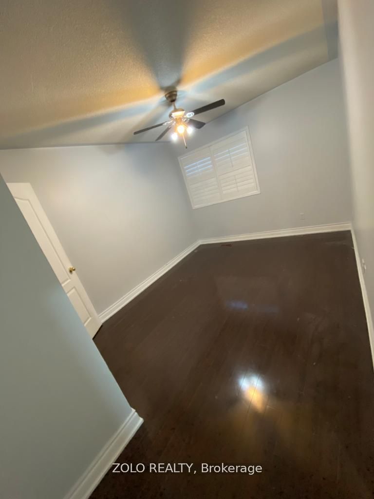 12 Dandelion Rd