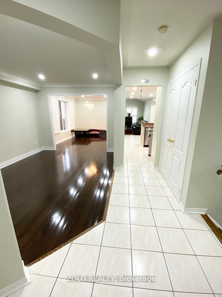 12 Dandelion Rd