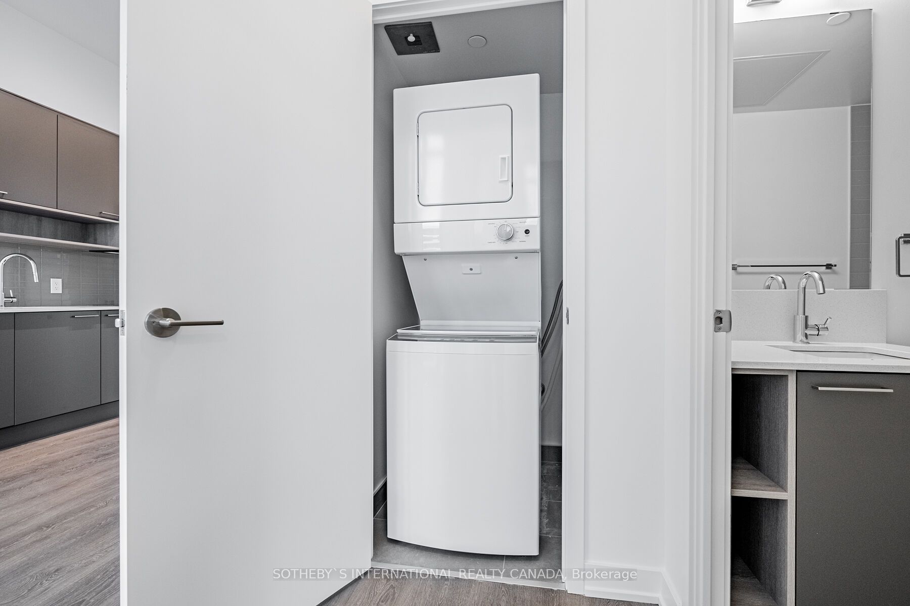 3005 Pine Glen Rd, #810