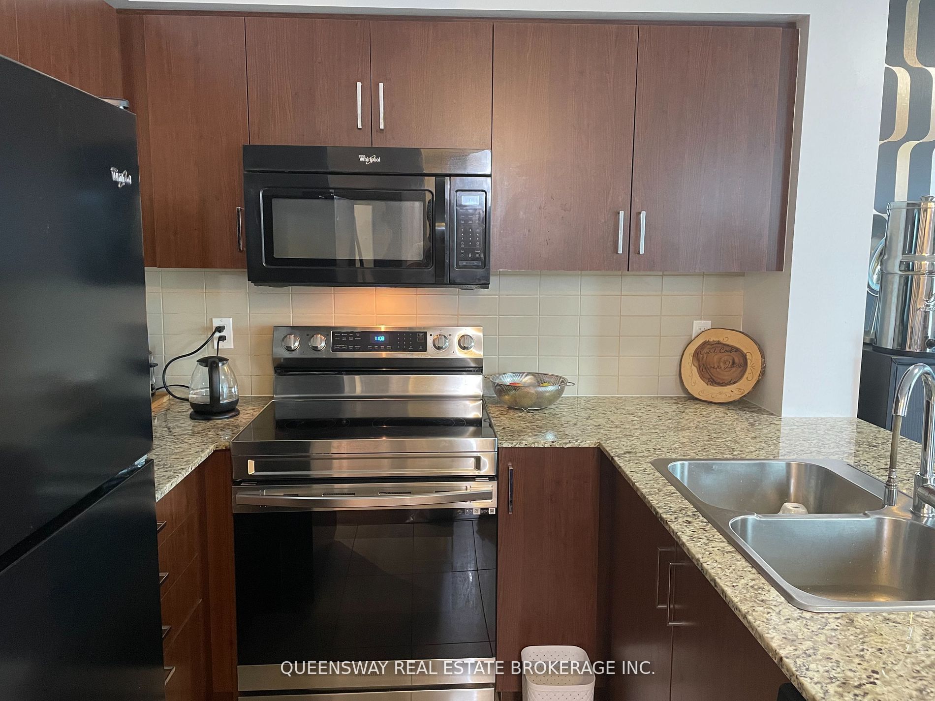 80 ESTHER LORRIE Drive W, #617