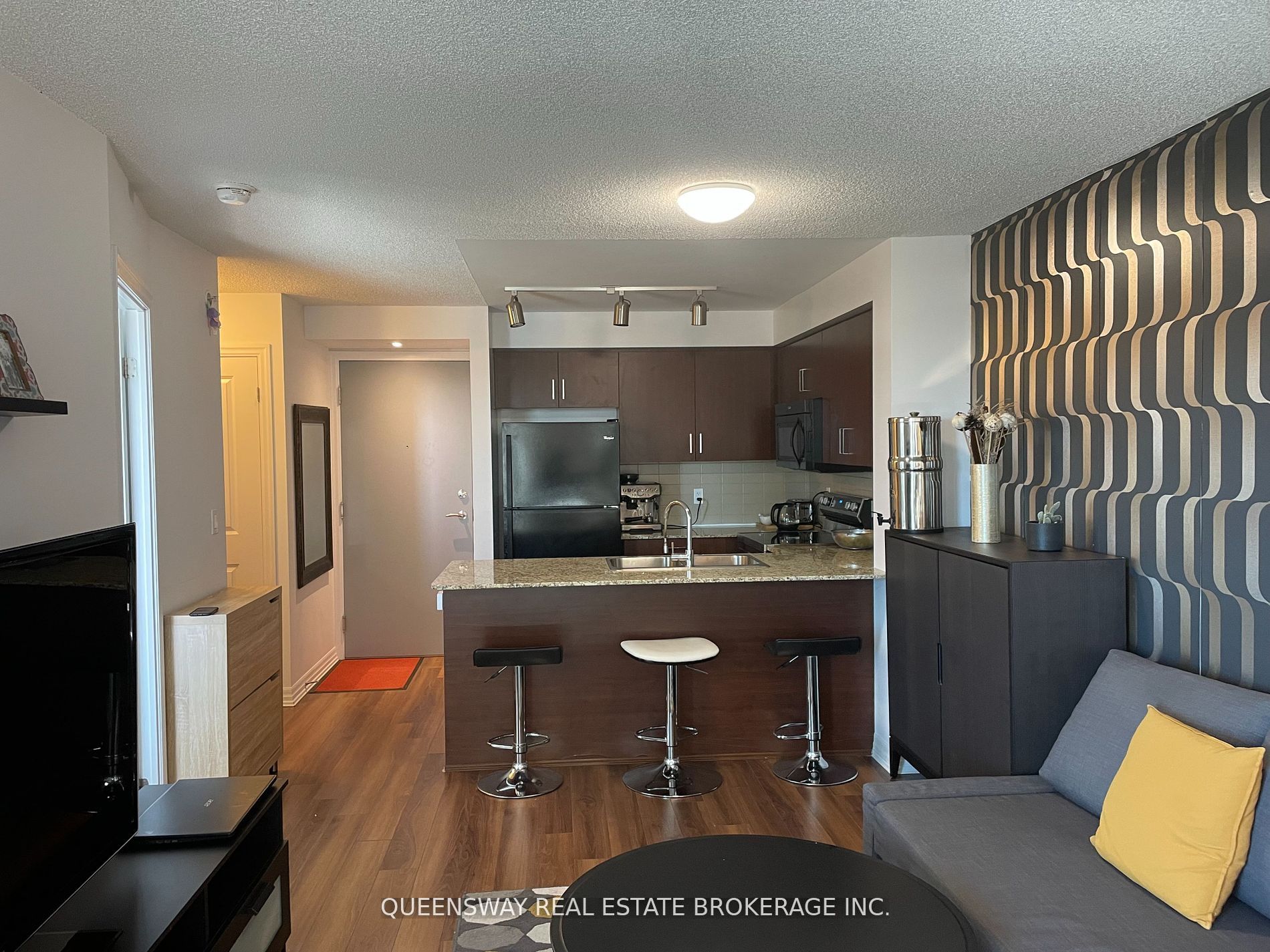 80 ESTHER LORRIE Drive W, #617