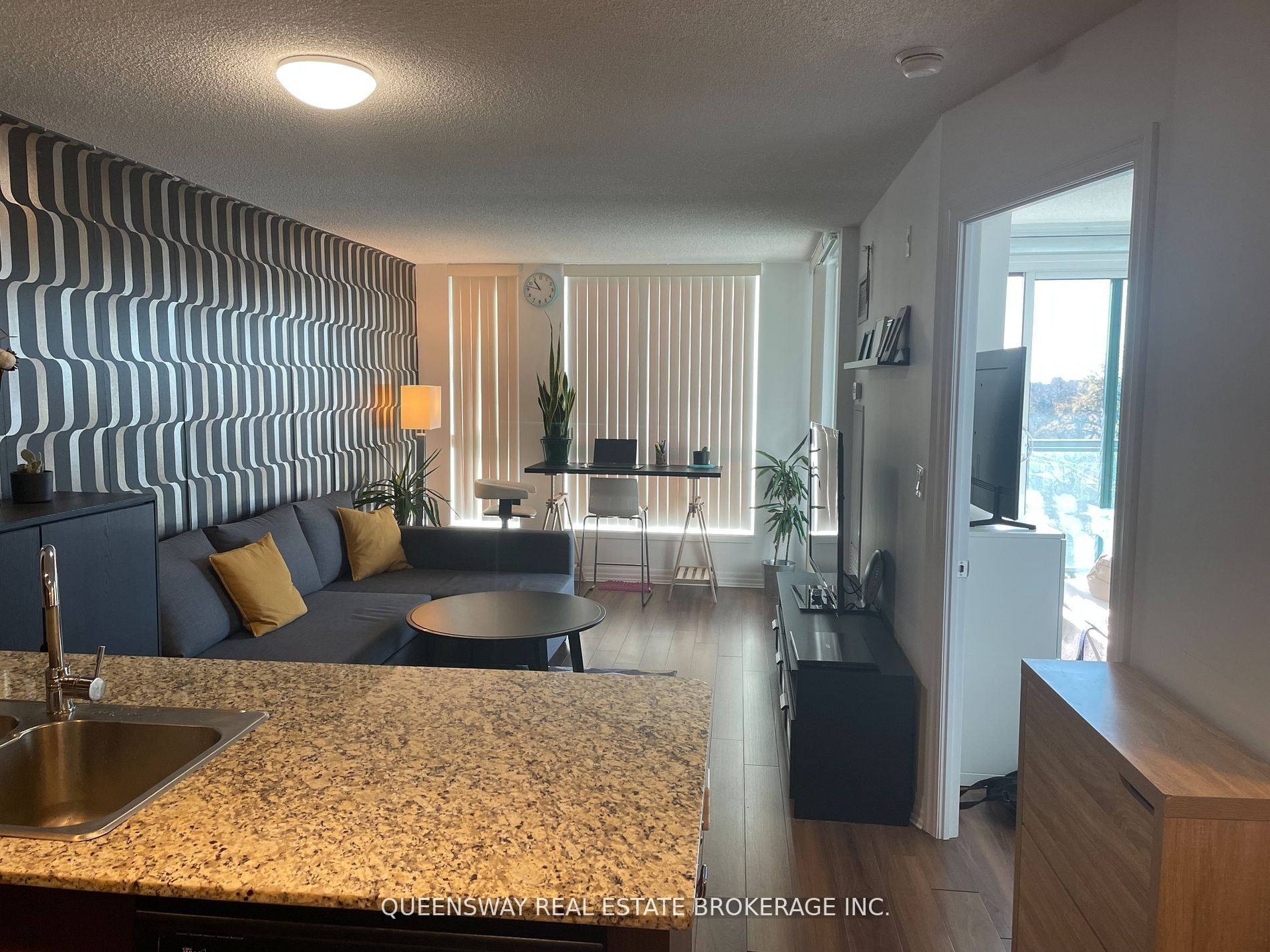 80 ESTHER LORRIE Drive W, #617