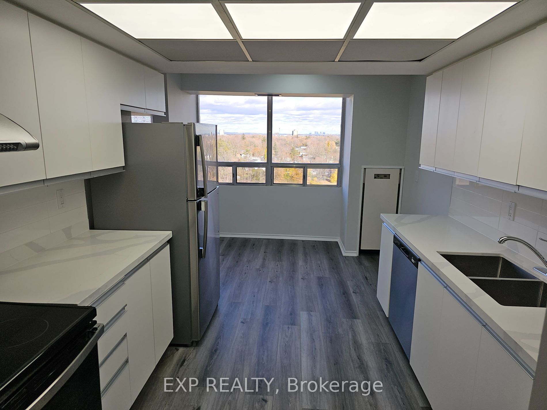 320 Mill St S, #910