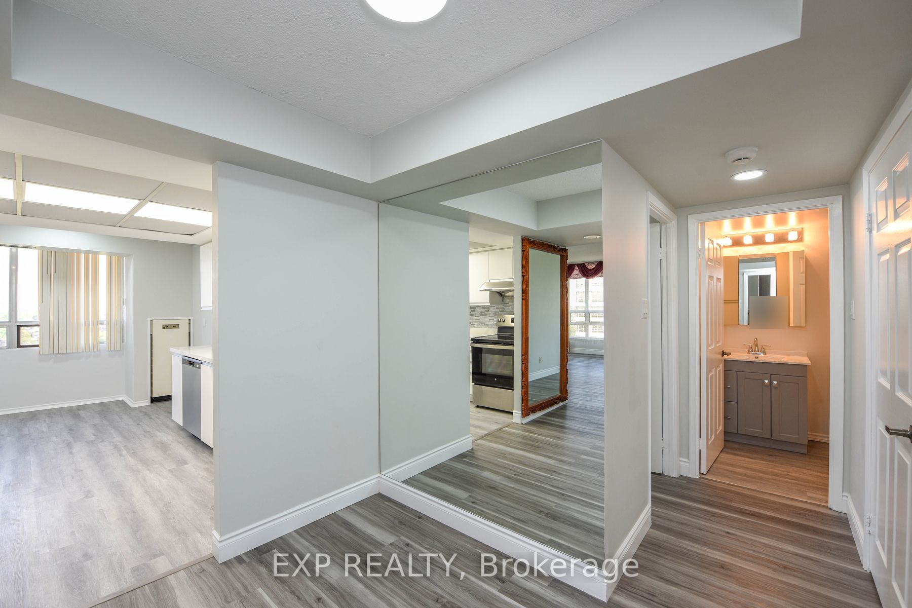 320 Mill St S, #910