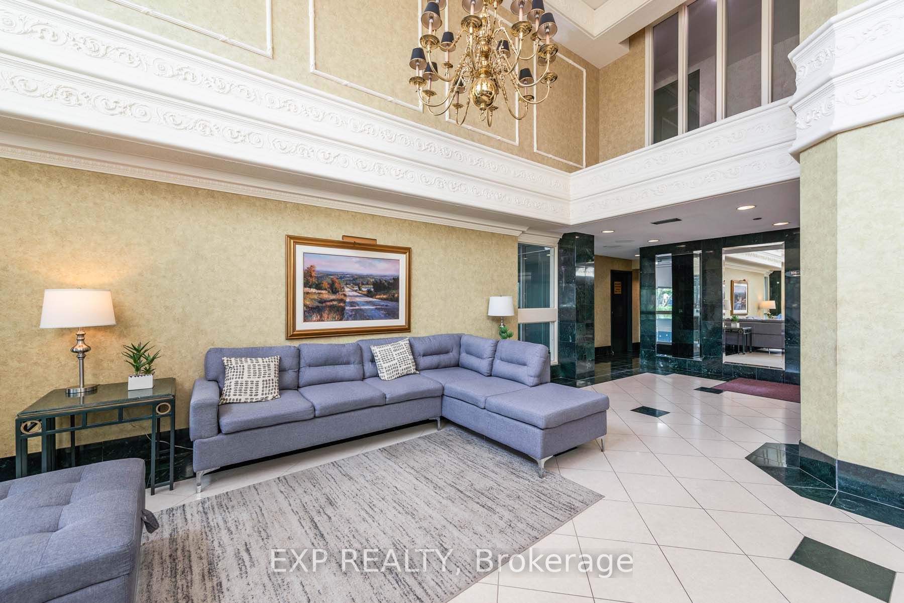 320 Mill St S, #910