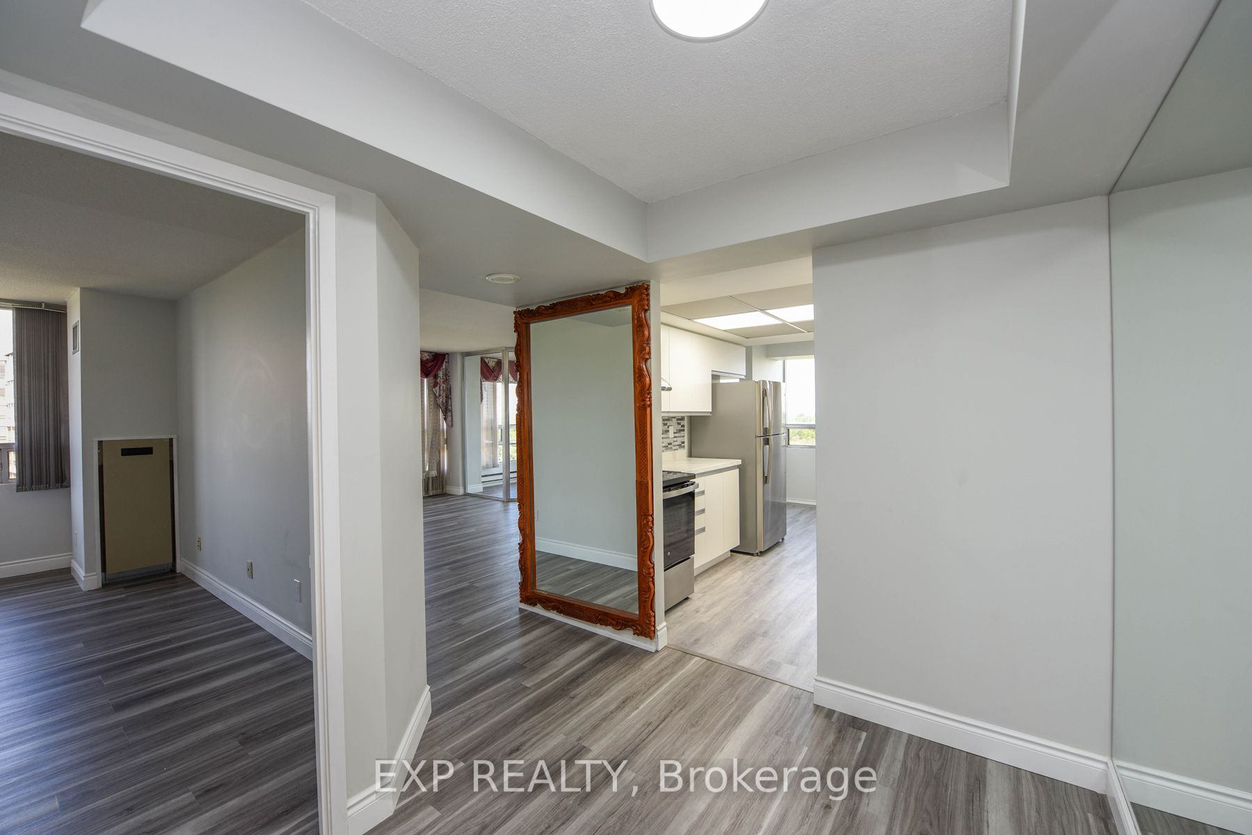 320 Mill St S, #910
