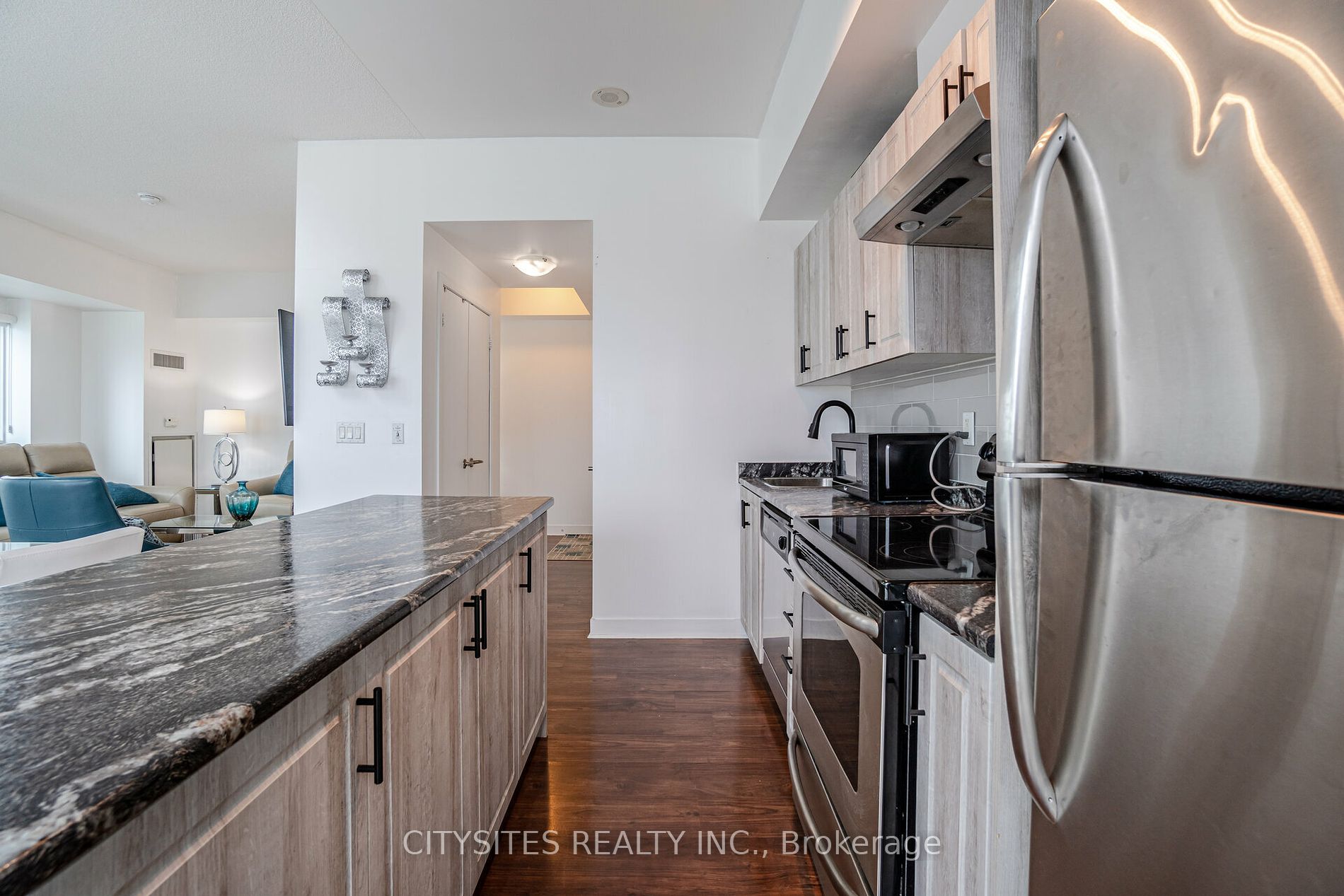 155 Legion Rd N, #Ph2913